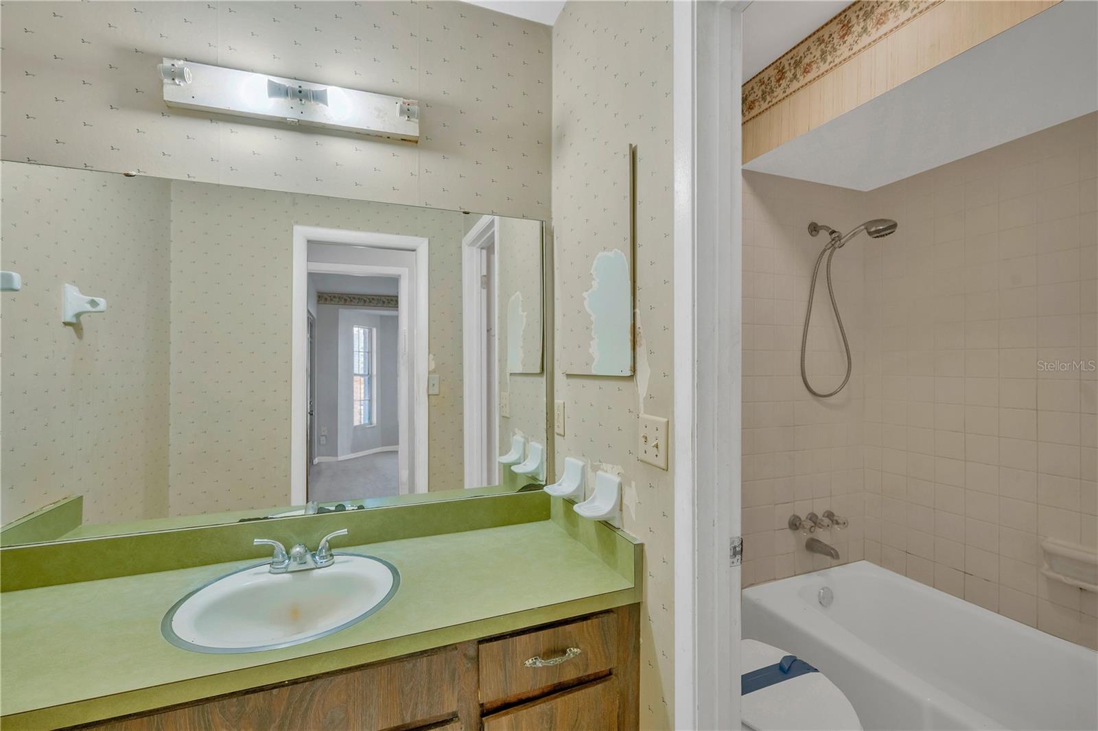 FOUR WINDS ESTATES UNIT 3 - Residential