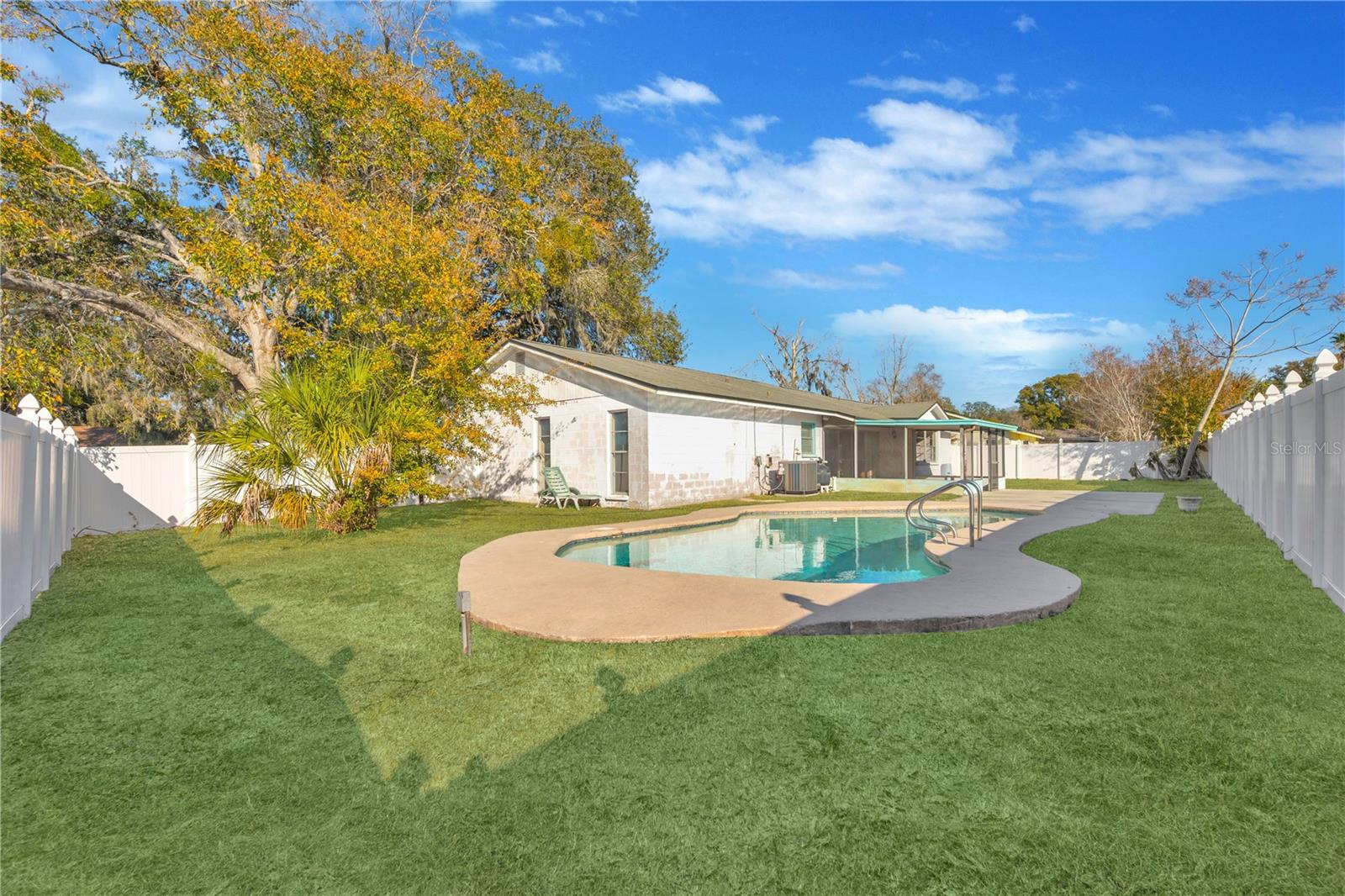 FOUR WINDS ESTATES UNIT 3 - Residential