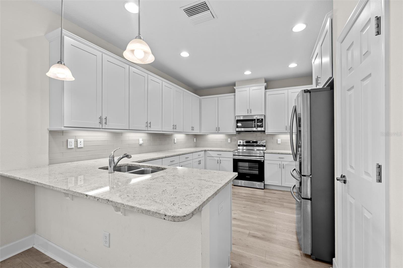 SUN CITY CENTER UNIT 274 & 2 - Residential