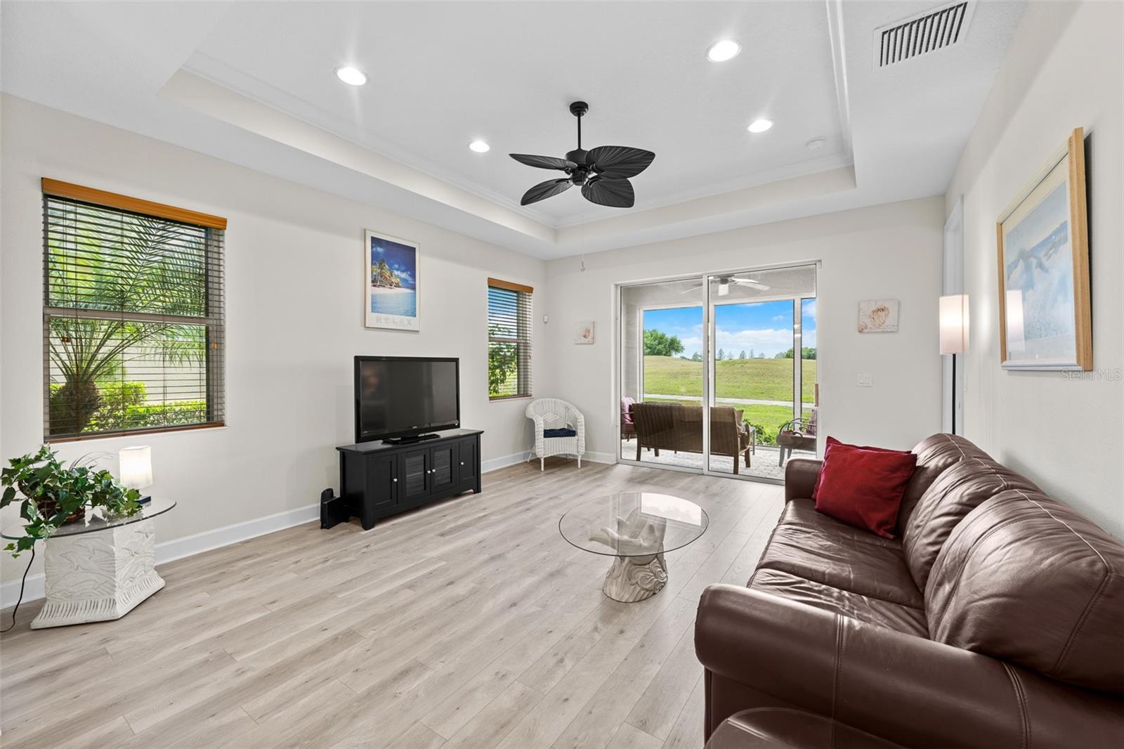 SUN CITY CENTER UNIT 274 & 2 - Residential