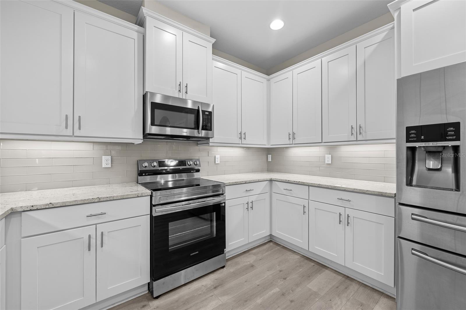 SUN CITY CENTER UNIT 274 & 2 - Residential