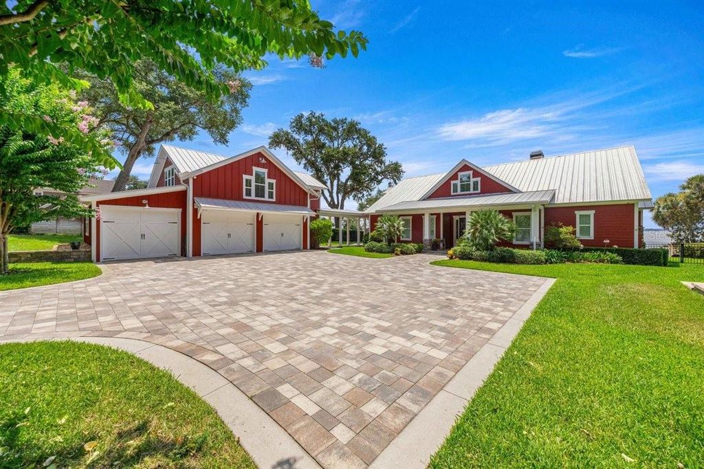Photo of 11940 SE 128th Place Road, Ocklawaha, FL 32179 (MLS # OM728200)