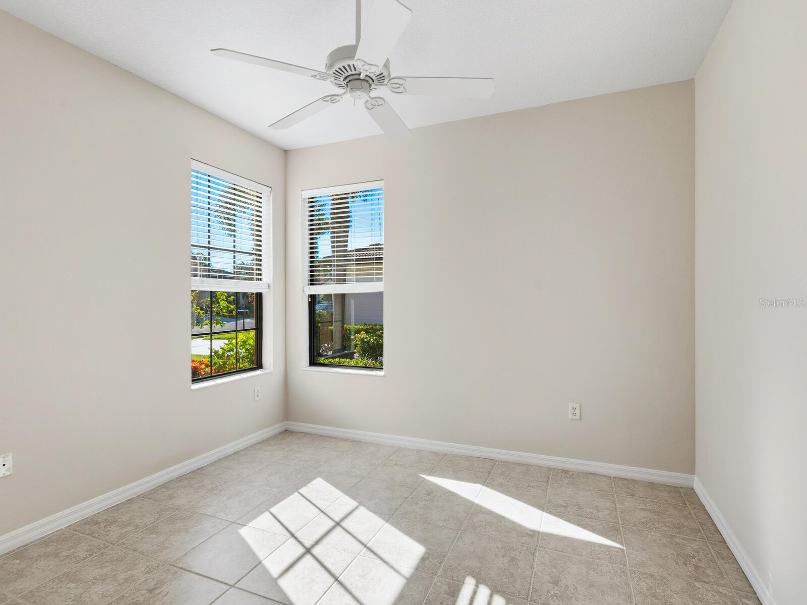 VENETIAN FALLS PH 3 - Residential