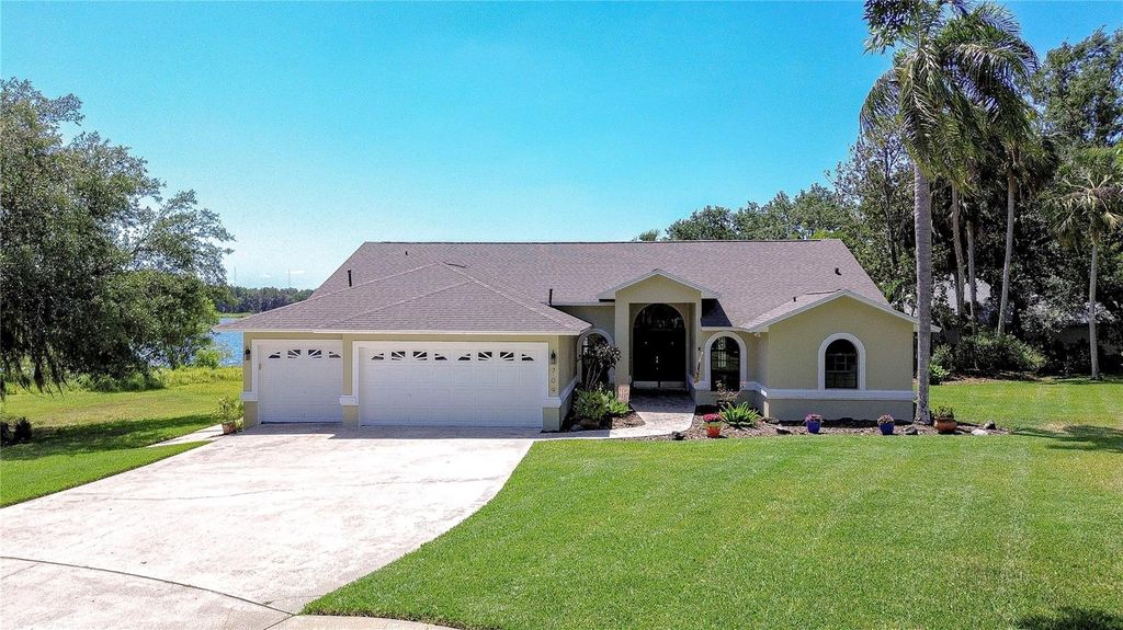 Photo of 709 Sportsman Park Drive, Seffner, FL 33584 (MLS # TB8496221)