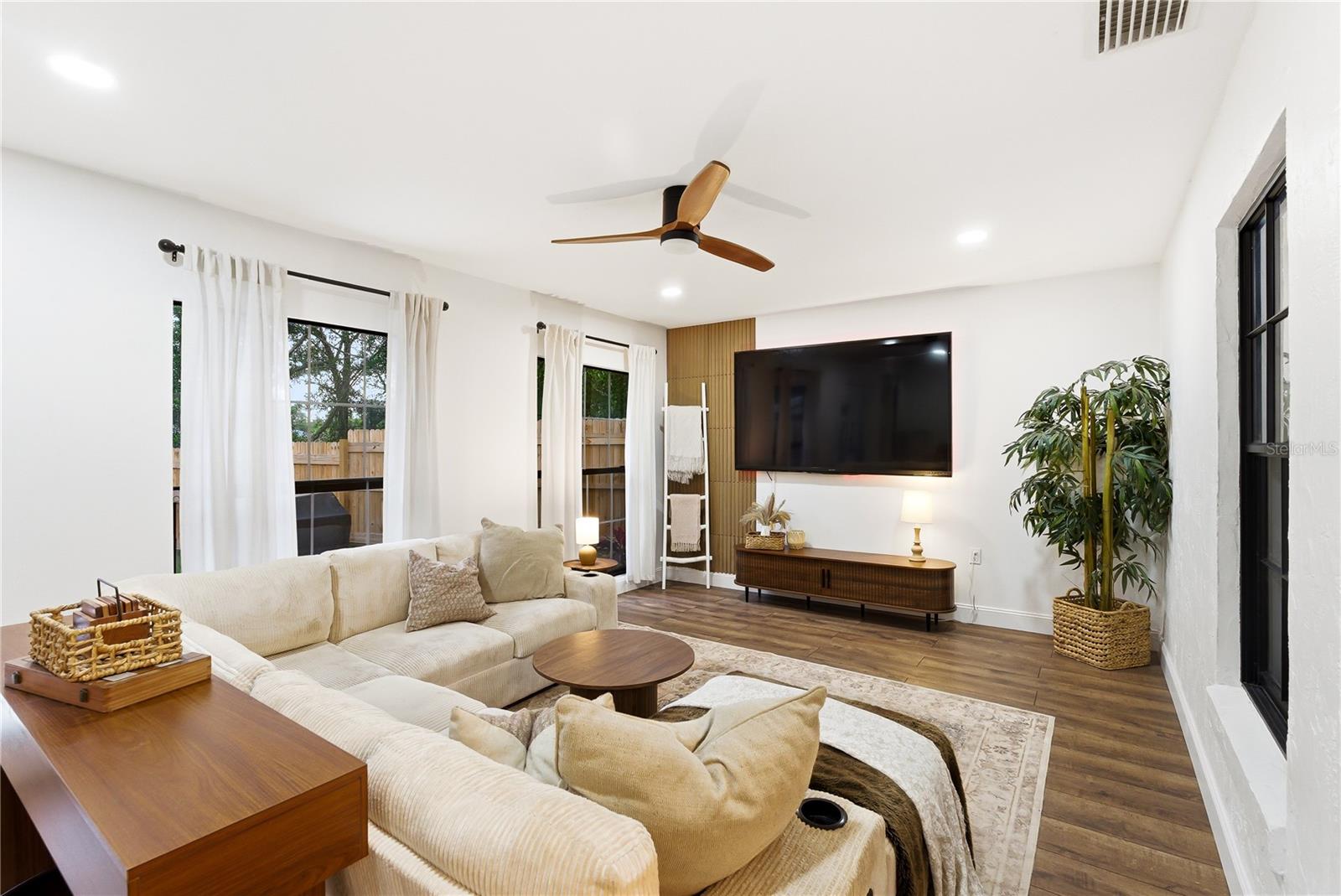 DELTONA LAKES UNIT 16 - Residential