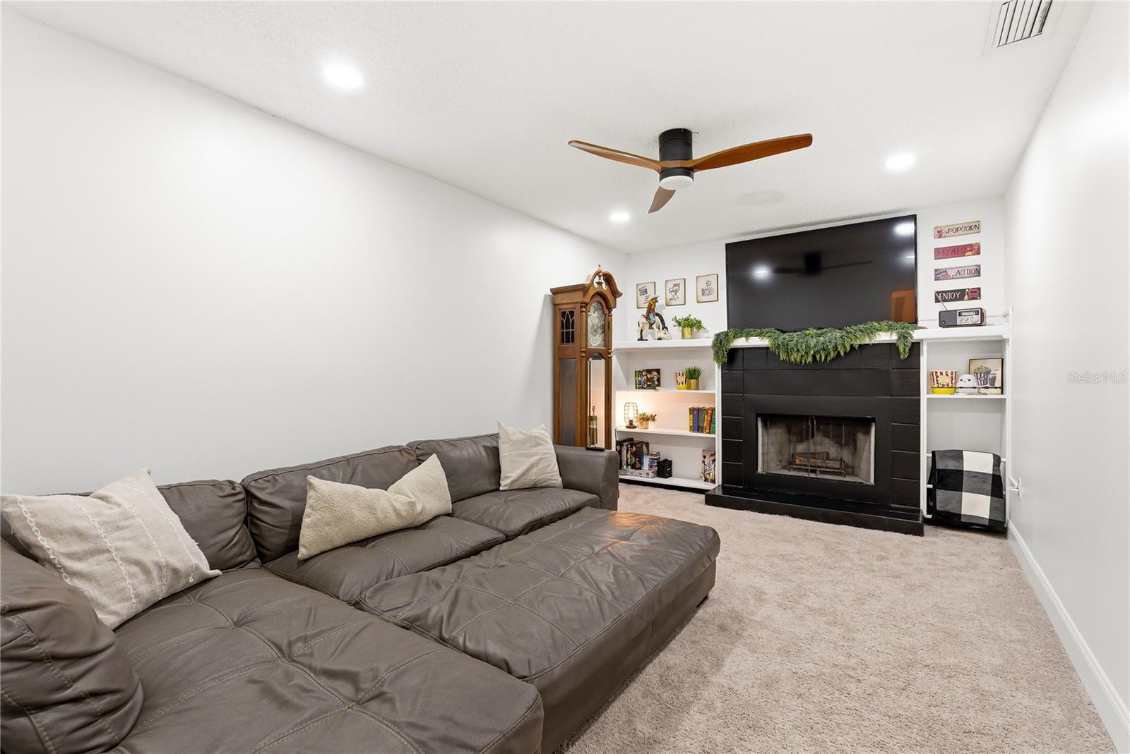 DELTONA LAKES UNIT 16 - Residential