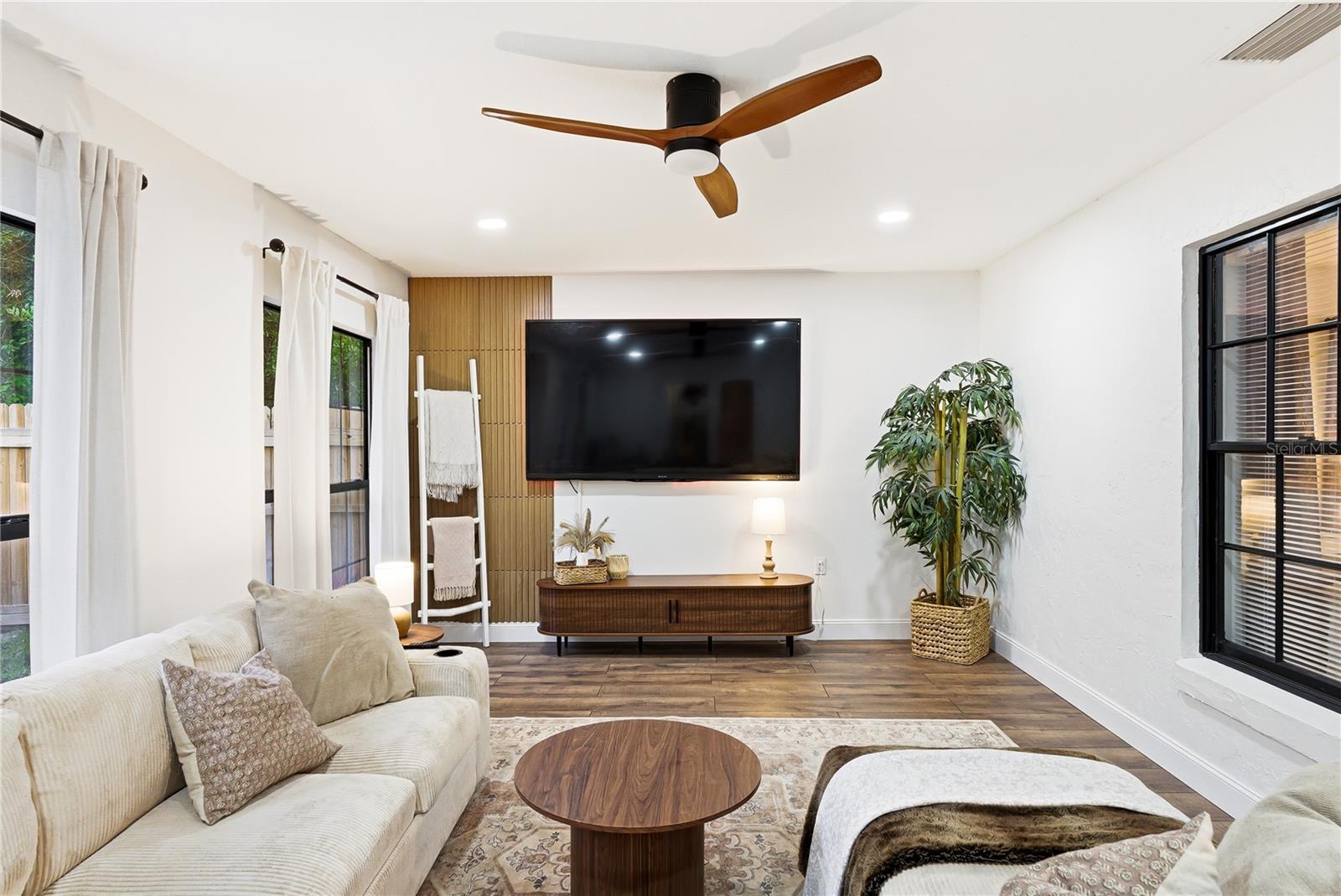 DELTONA LAKES UNIT 16 - Residential