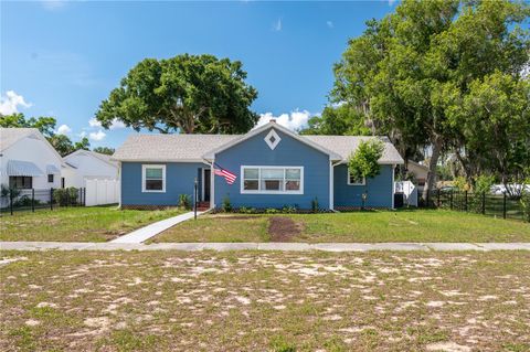 Photo of 414 E Bullard Avenue, Lake Wales, FL 33853 (MLS # P4938779)