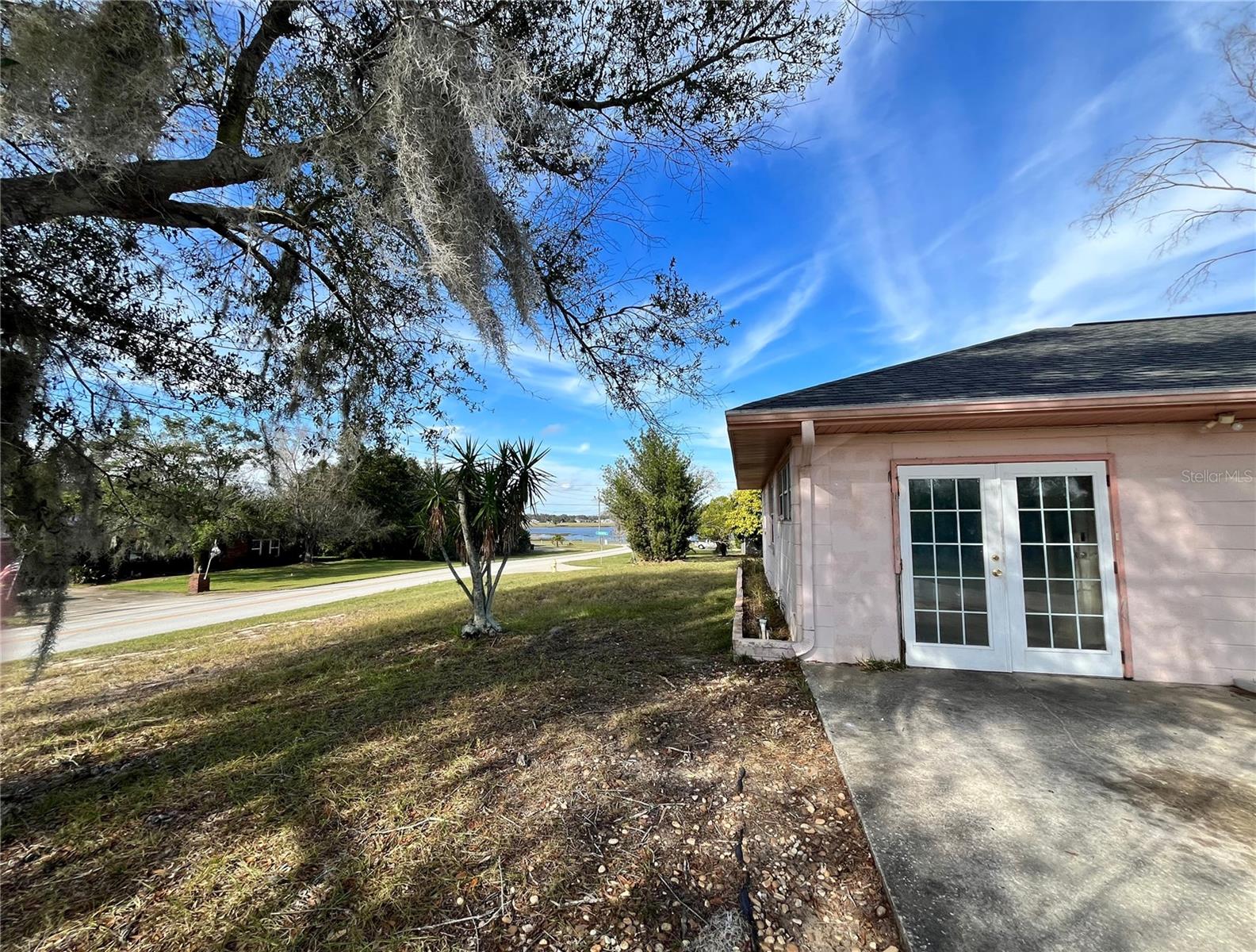 AVON PARK LAKES - Residential Lease