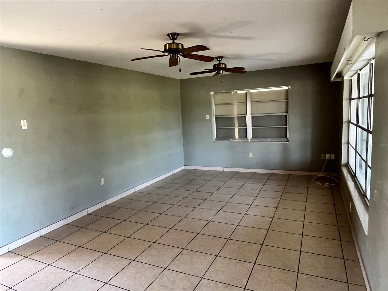 AVON PARK LAKES - Residential Lease