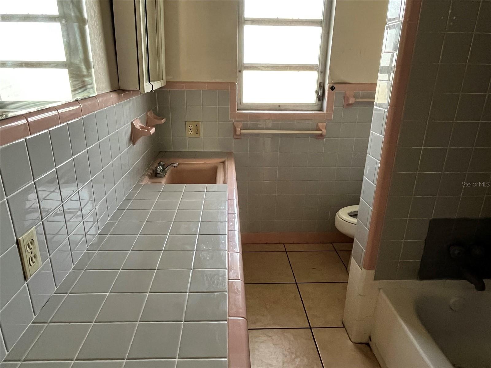 AVON PARK LAKES - Residential Lease