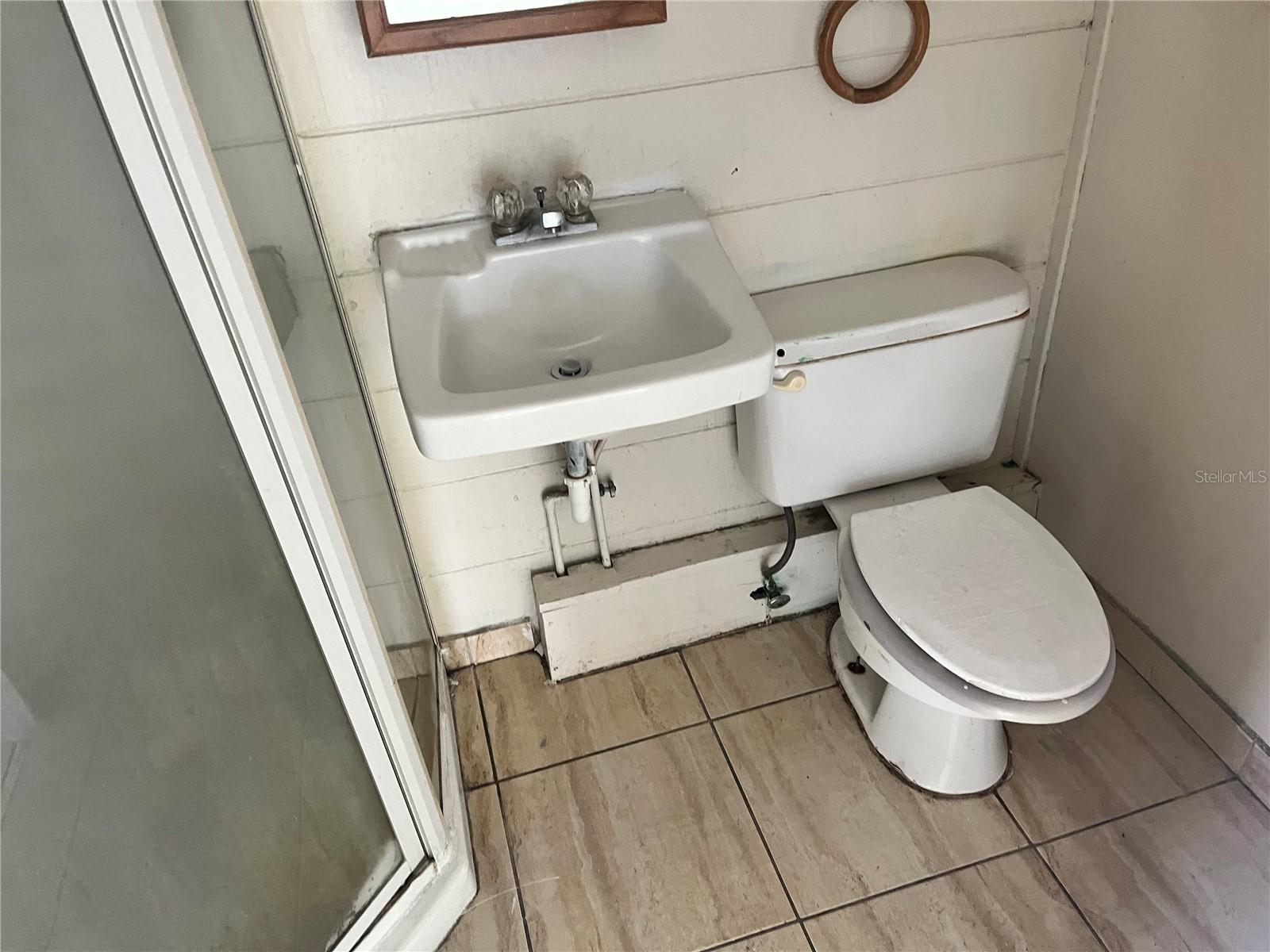 AVON PARK LAKES - Residential Lease