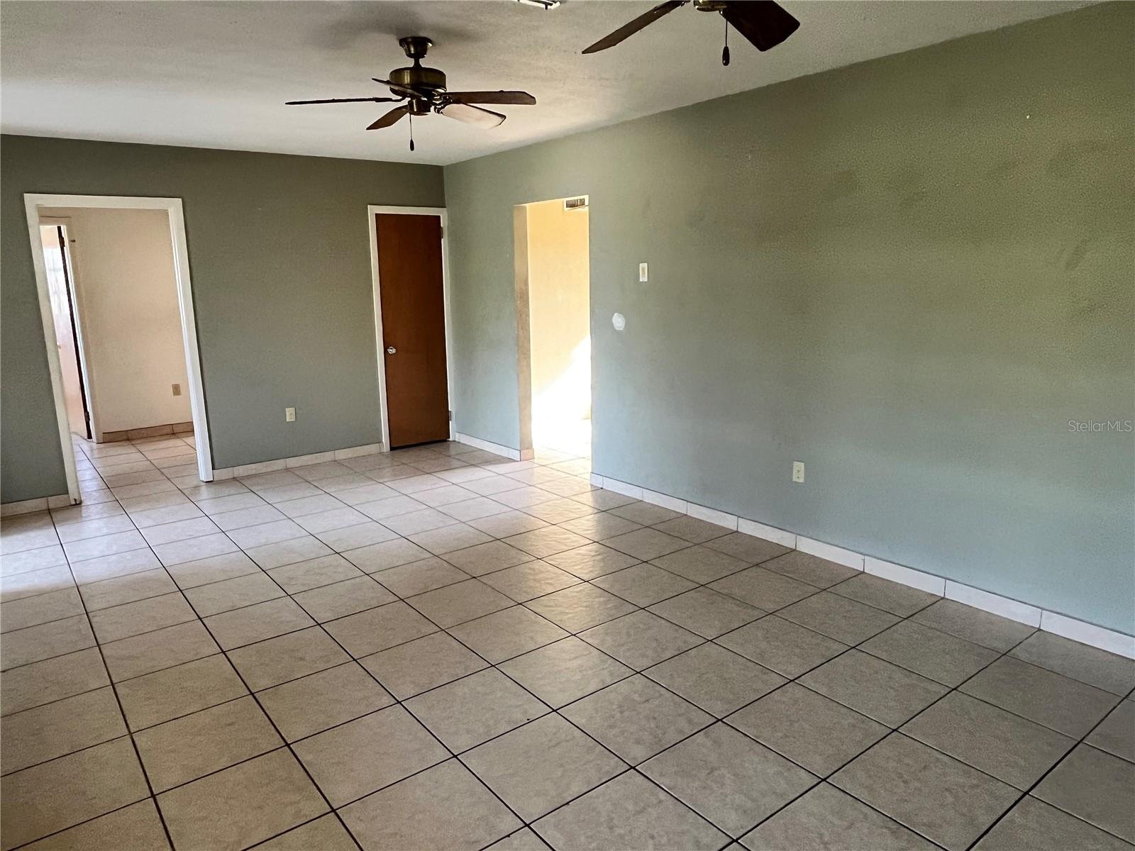 AVON PARK LAKES - Residential Lease