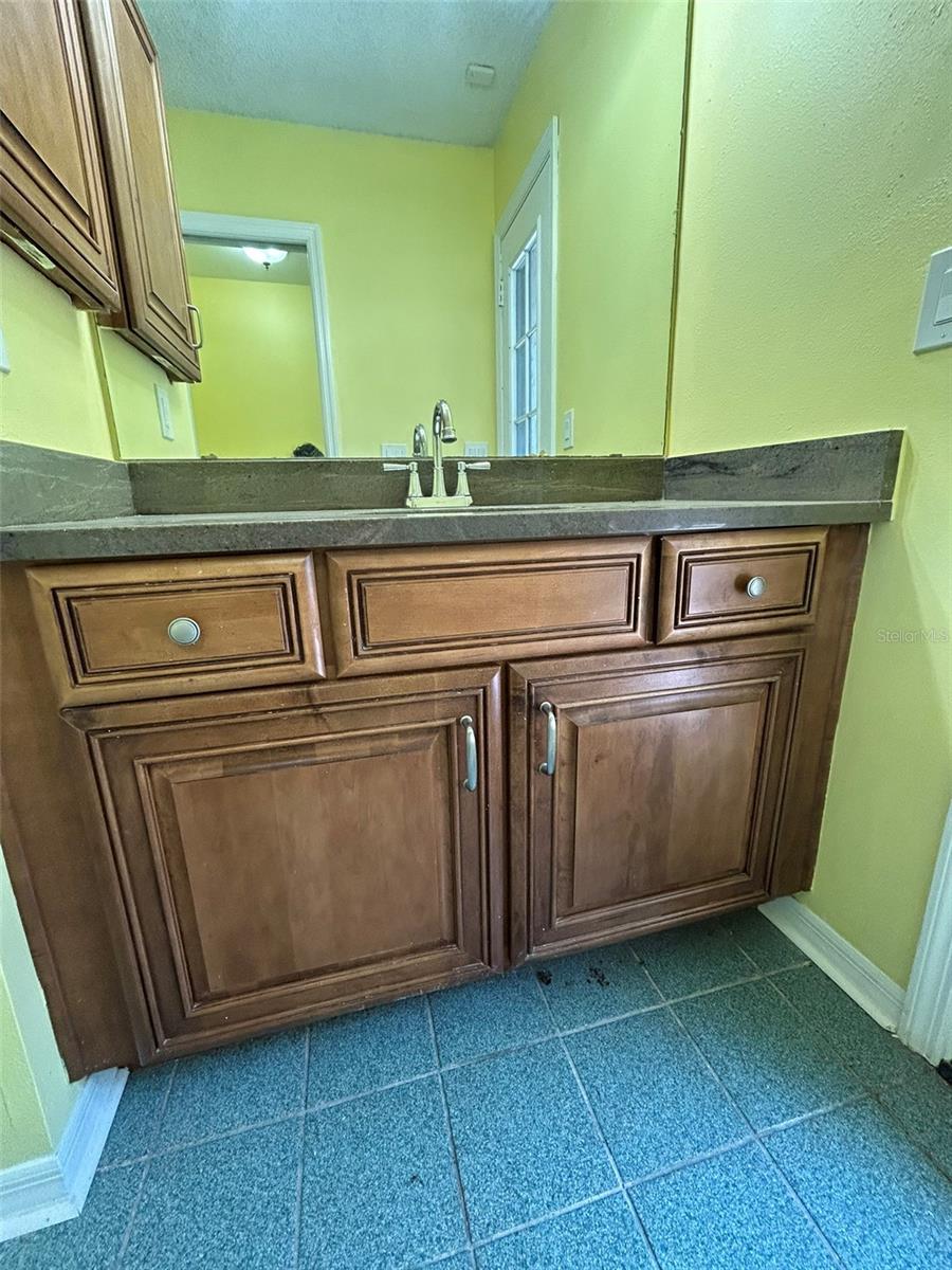TAMPA PALMS UNIT IA A REP O - Residential