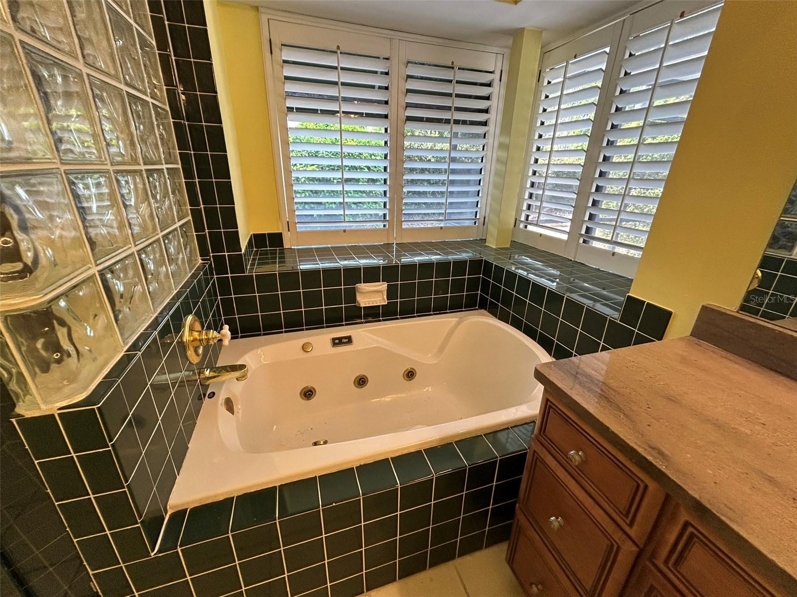 TAMPA PALMS UNIT IA A REP O - Residential