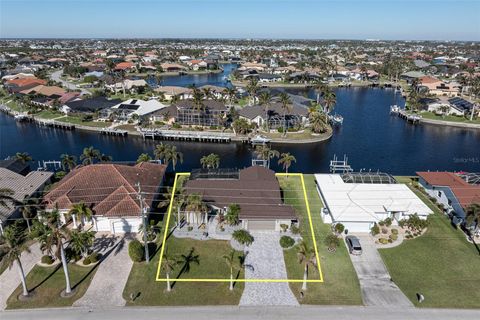 A home in PUNTA GORDA