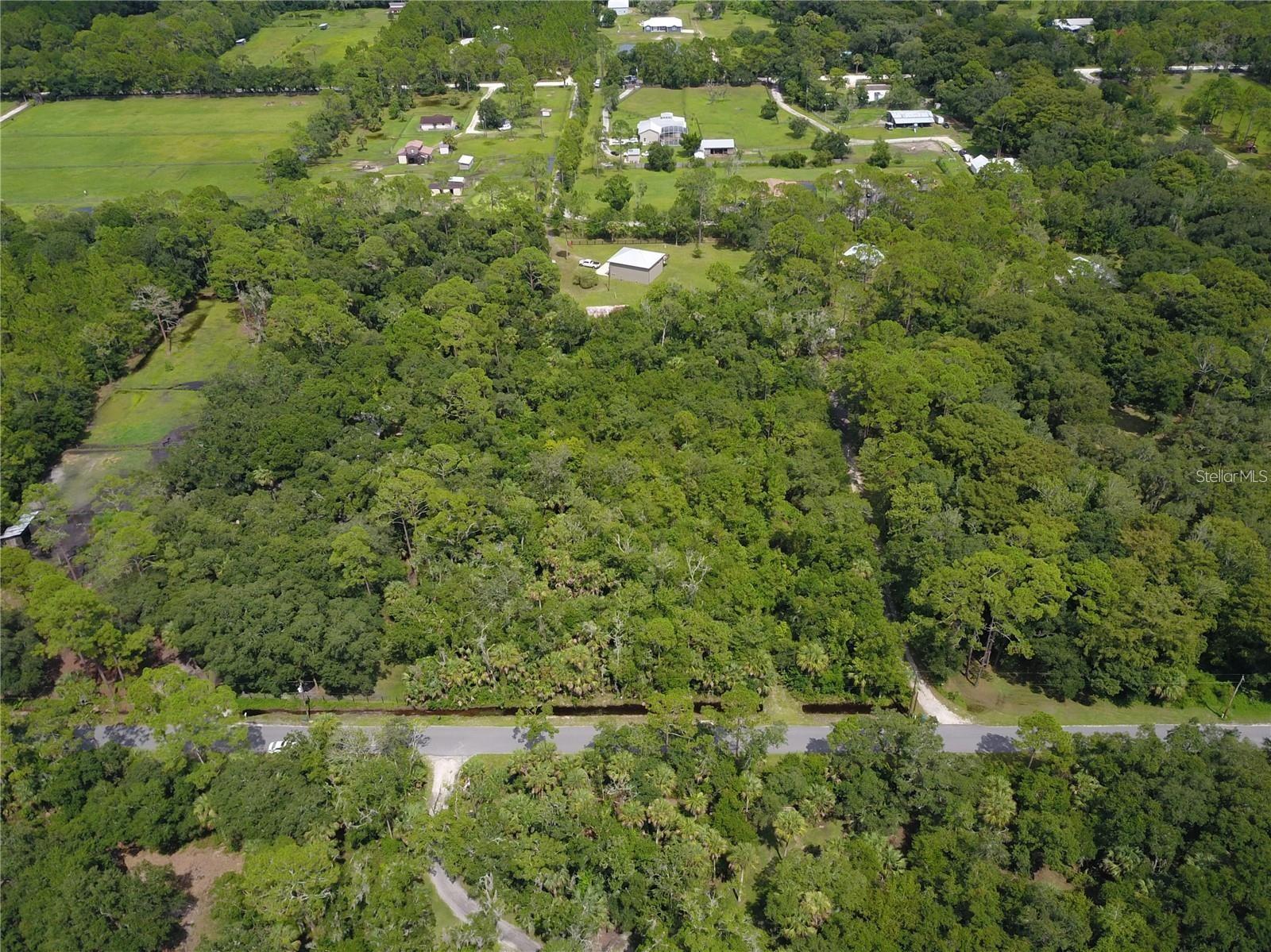 2.4 acres in Tomoka Farm. Build your dream home in this quiet country setting