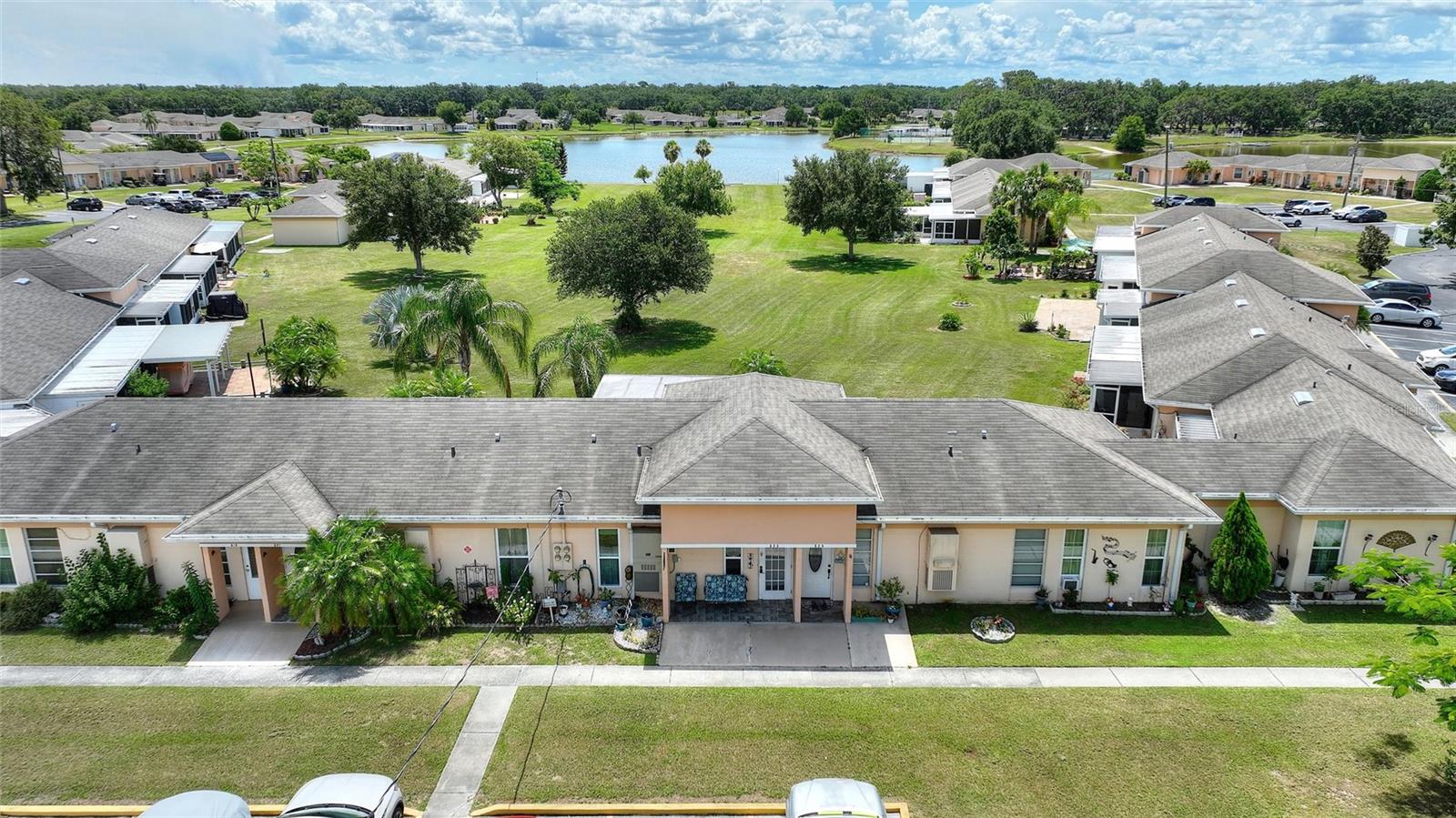 LAKESHORE CLUB - Residential
