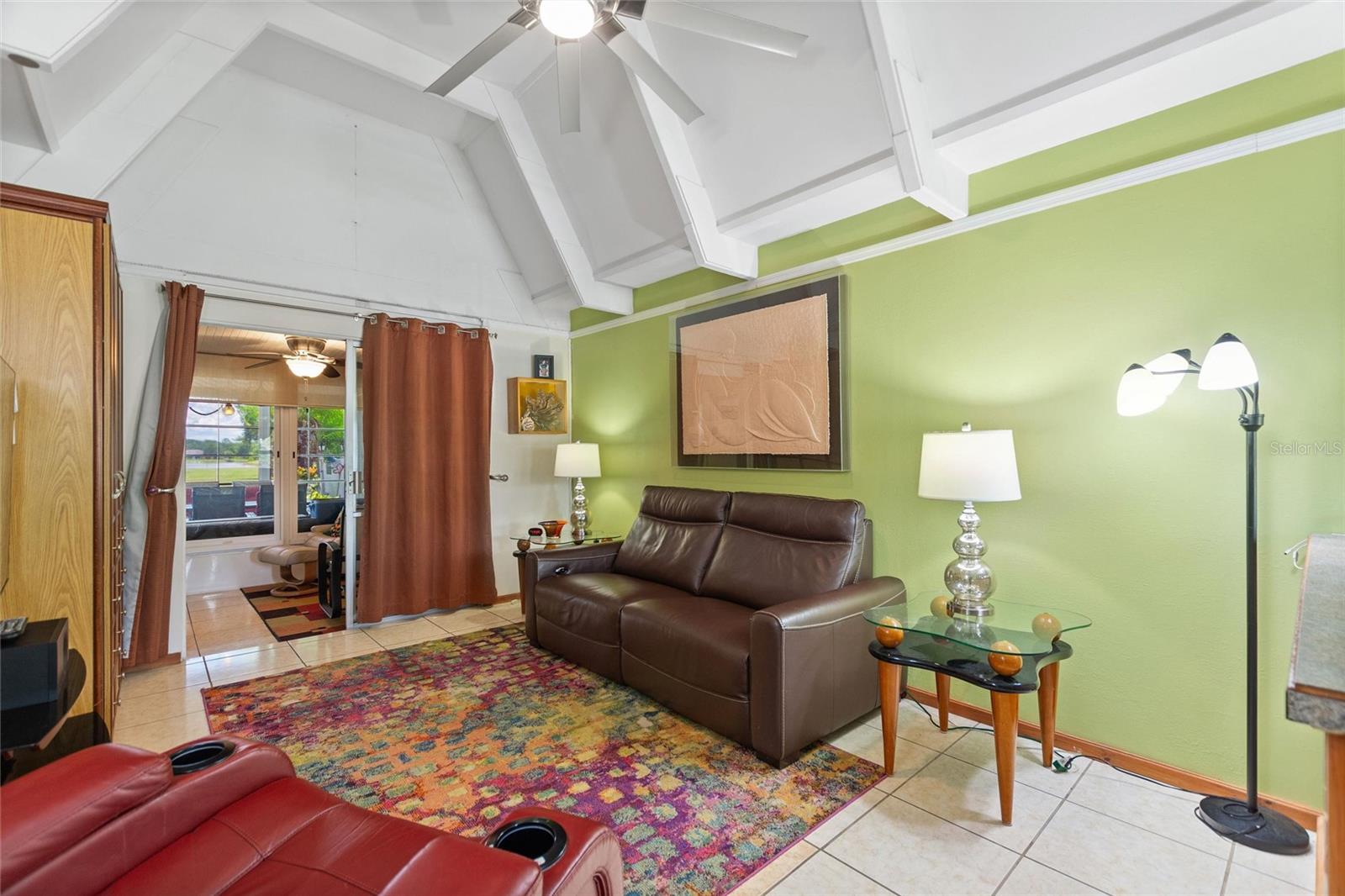 LAKESHORE CLUB - Residential