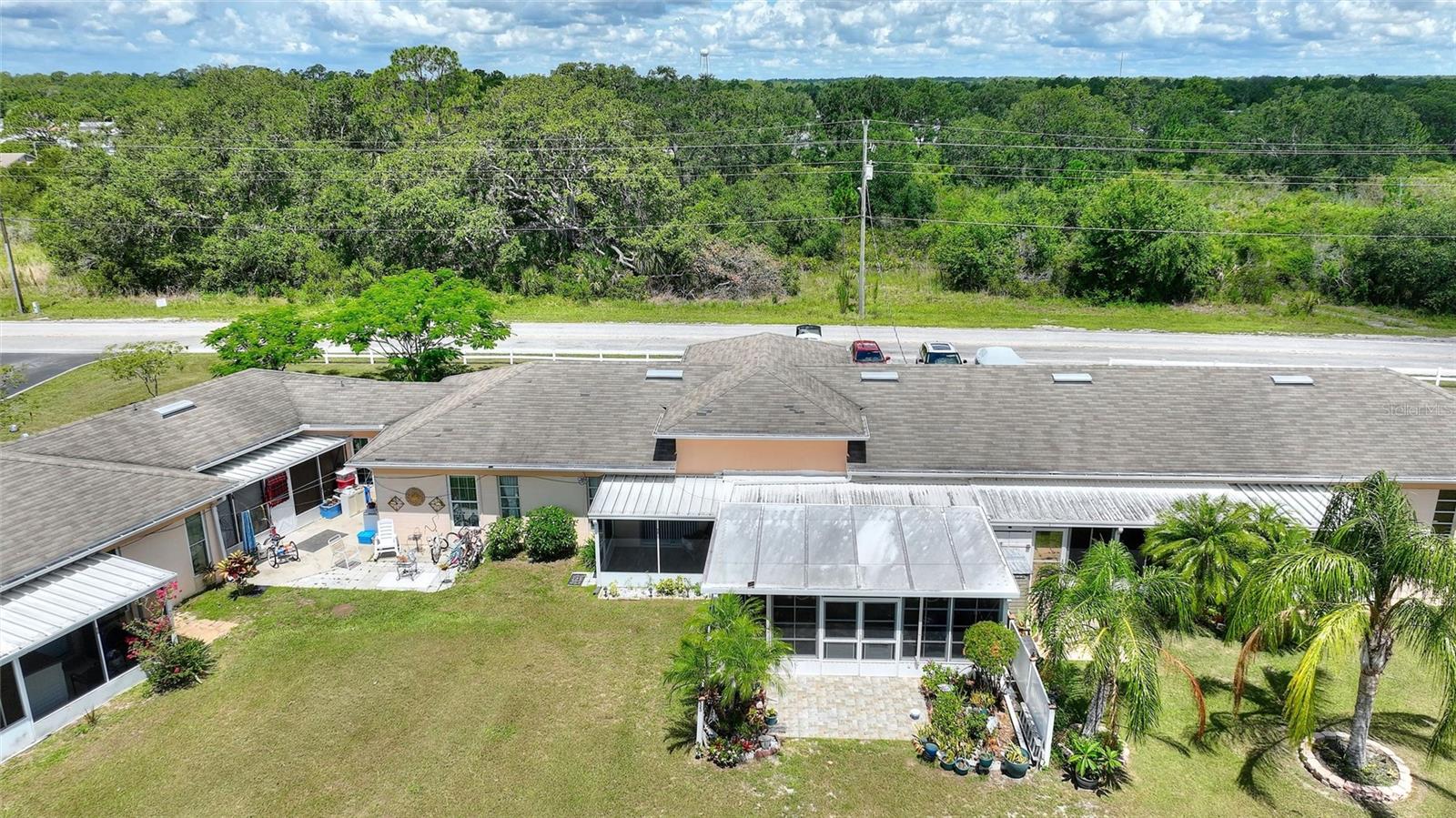 LAKESHORE CLUB - Residential