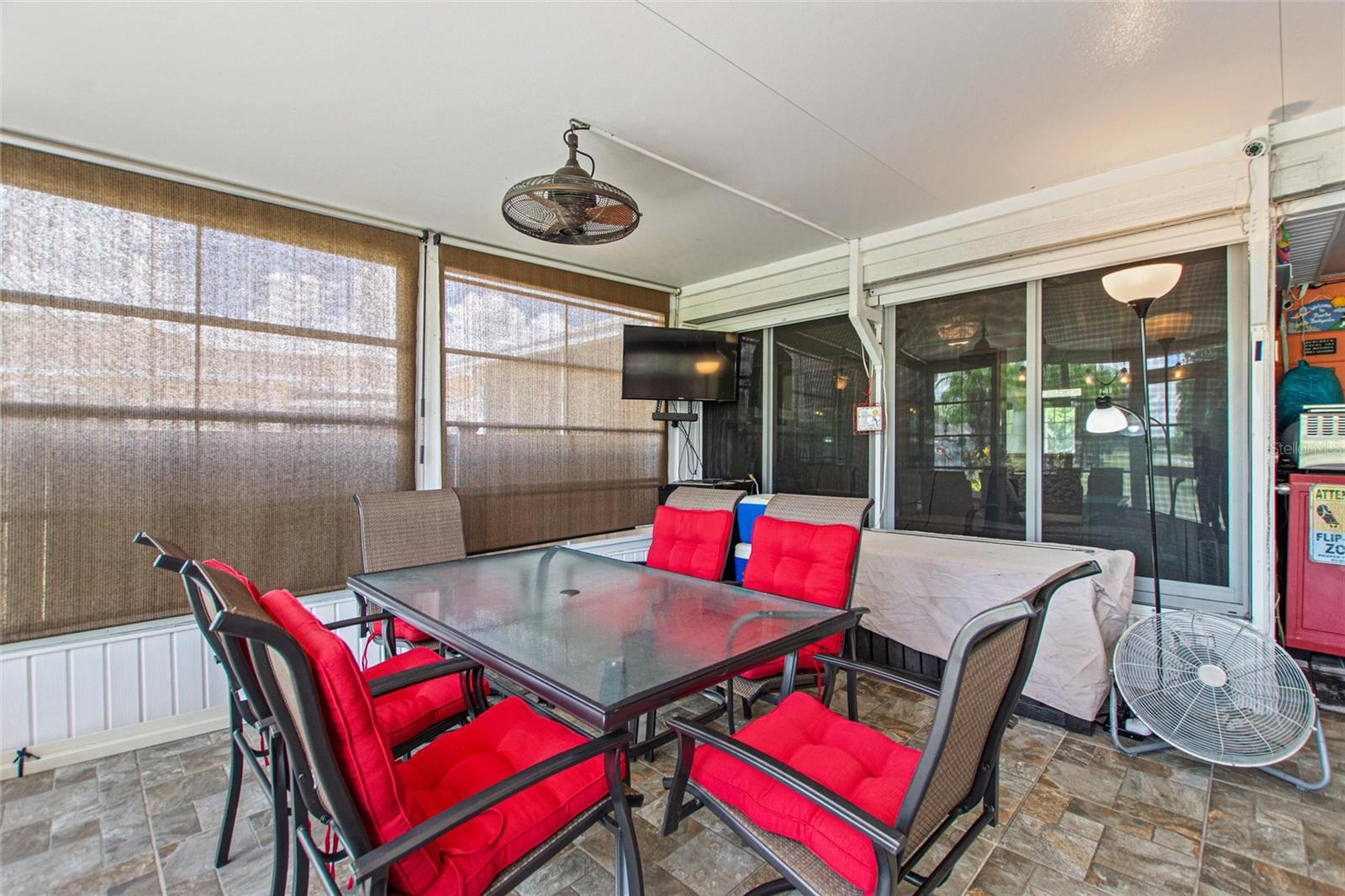LAKESHORE CLUB - Residential