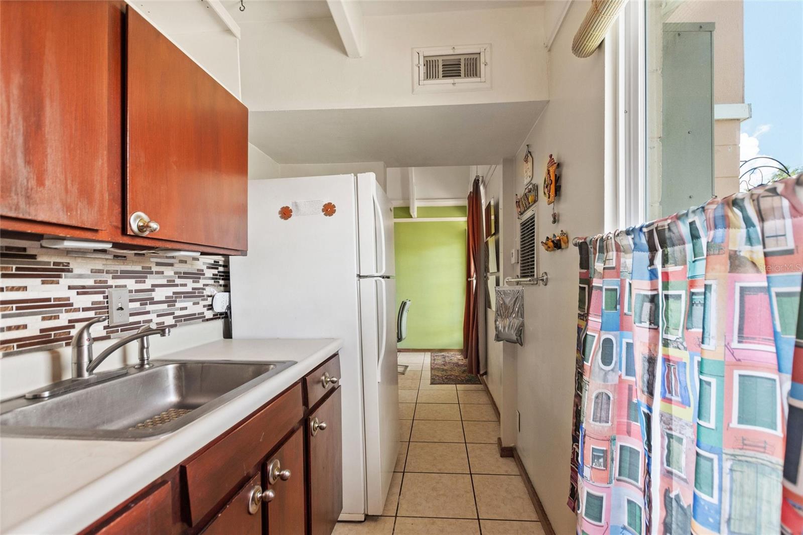 LAKESHORE CLUB - Residential