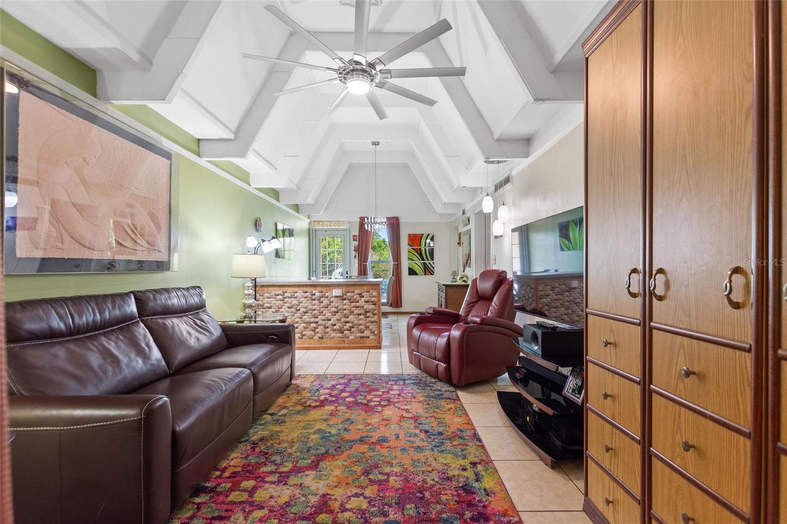 LAKESHORE CLUB - Residential
