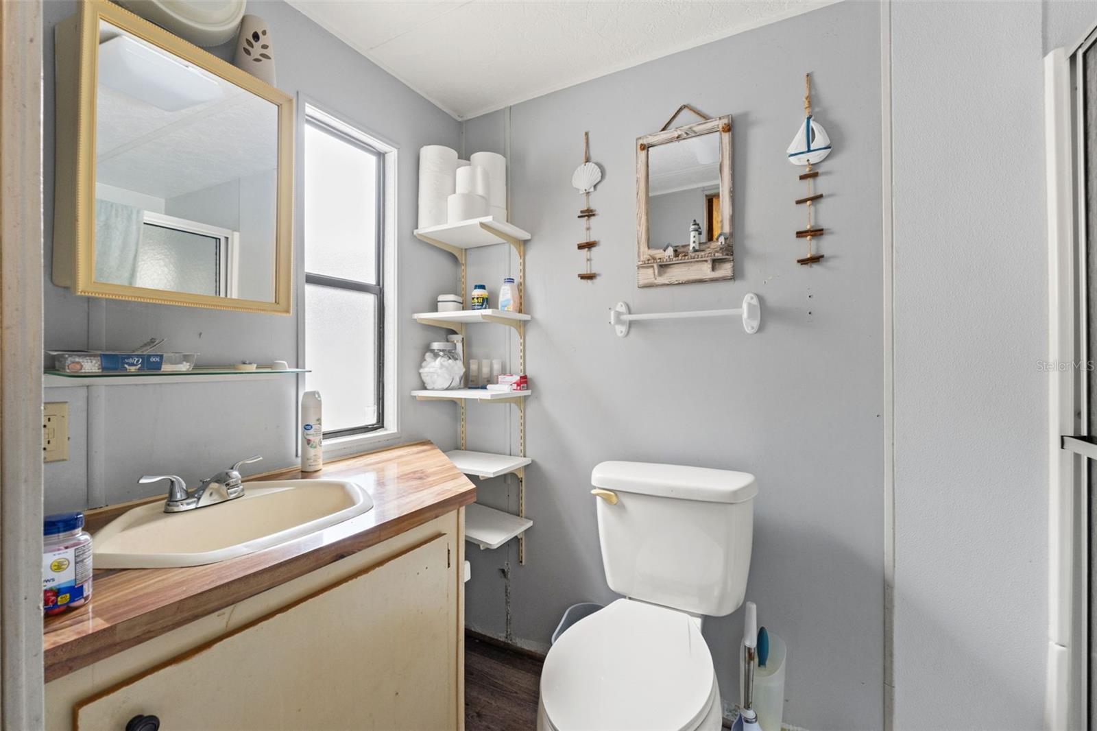 RIVER RETREATS - Residential