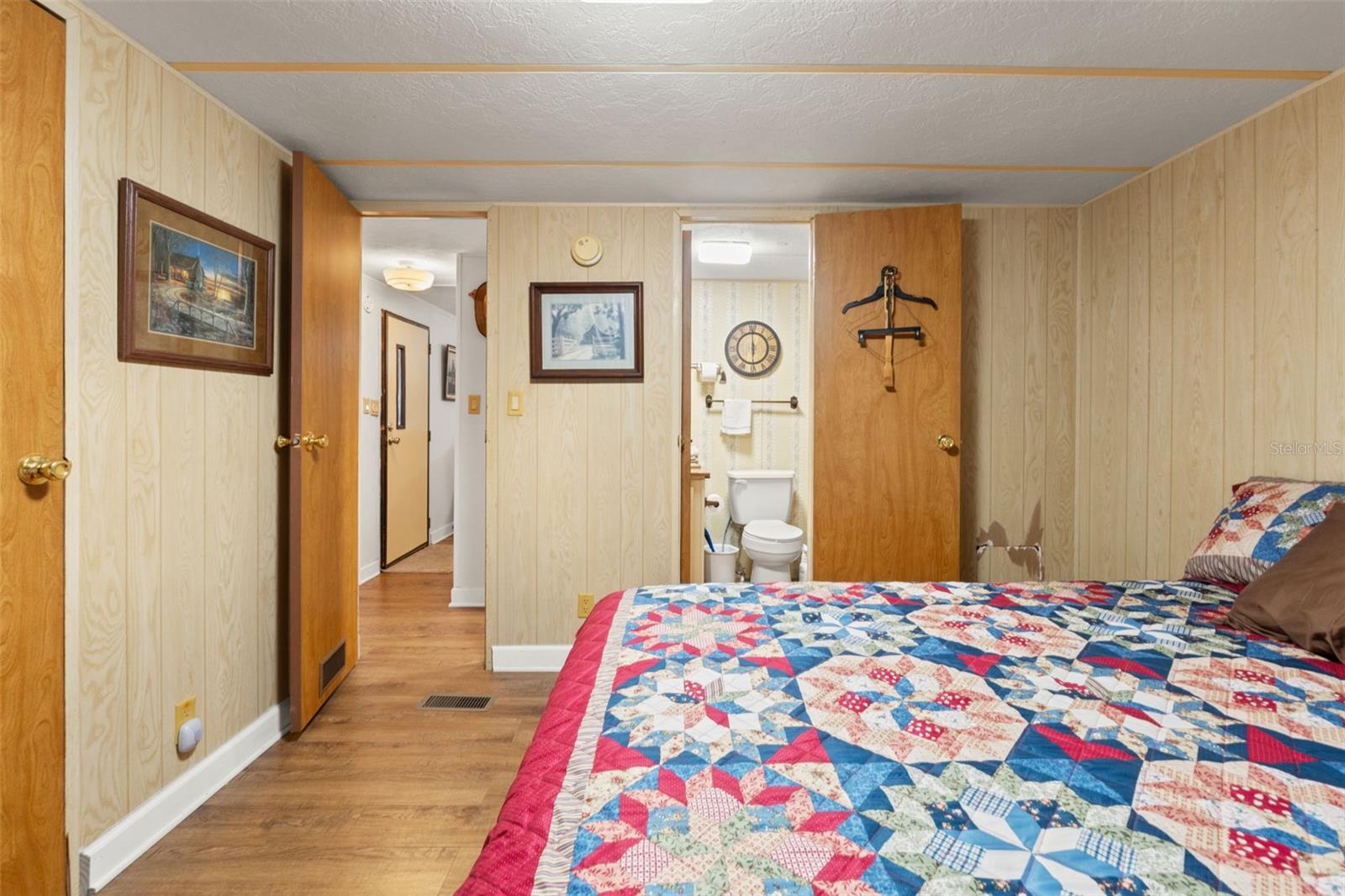 RIVER RETREATS - Residential