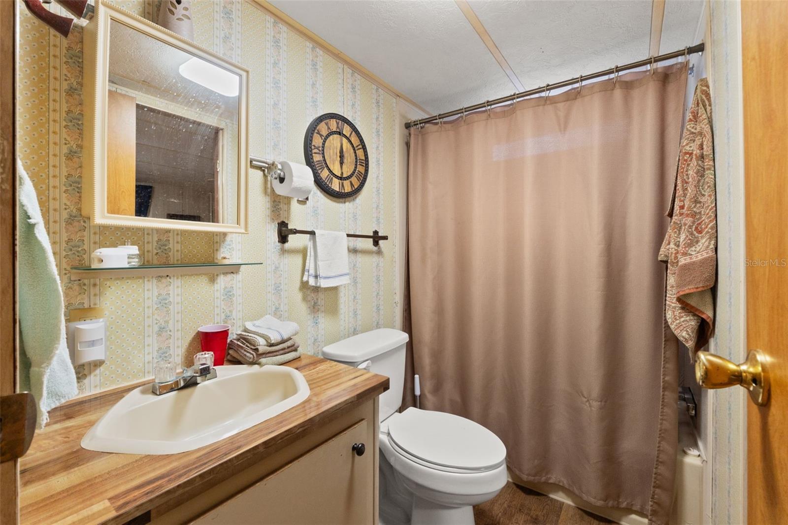 RIVER RETREATS - Residential