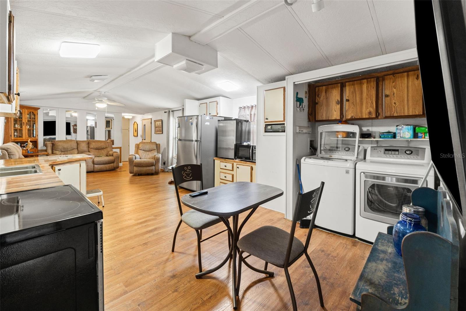 RIVER RETREATS - Residential