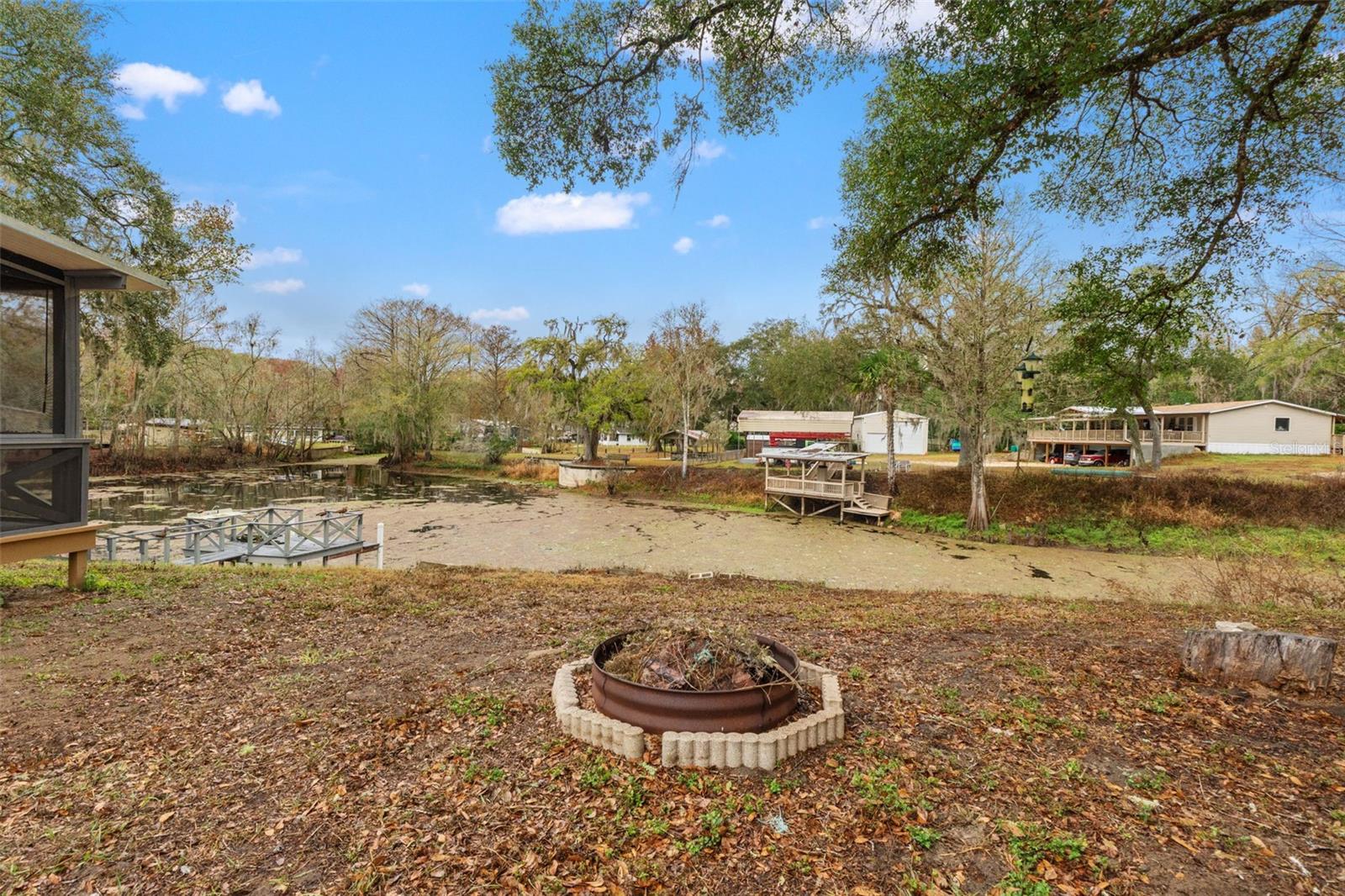 RIVER RETREATS - Residential