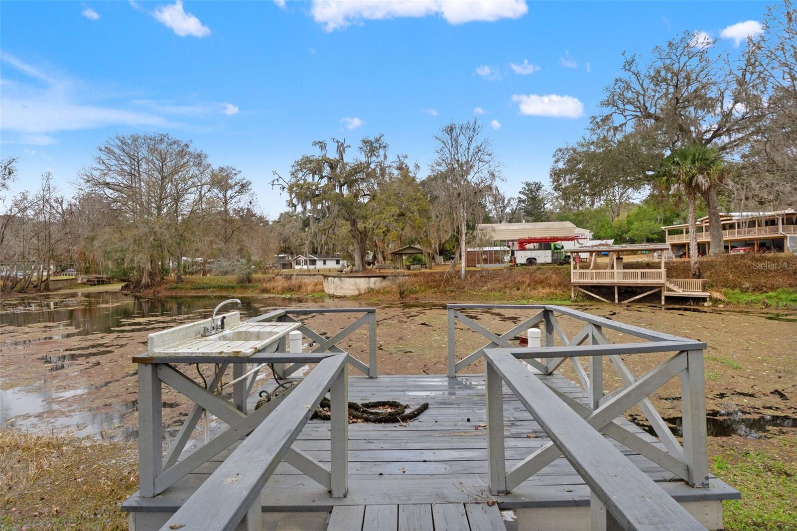 RIVER RETREATS - Residential