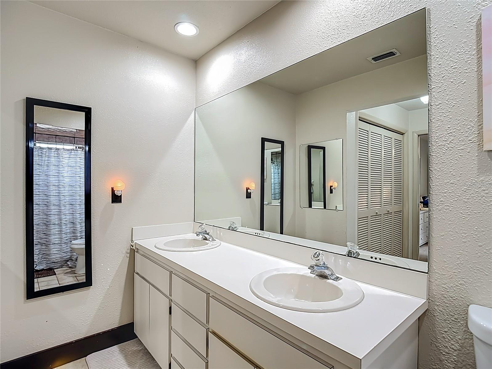 WINDSOR MILL - Residential