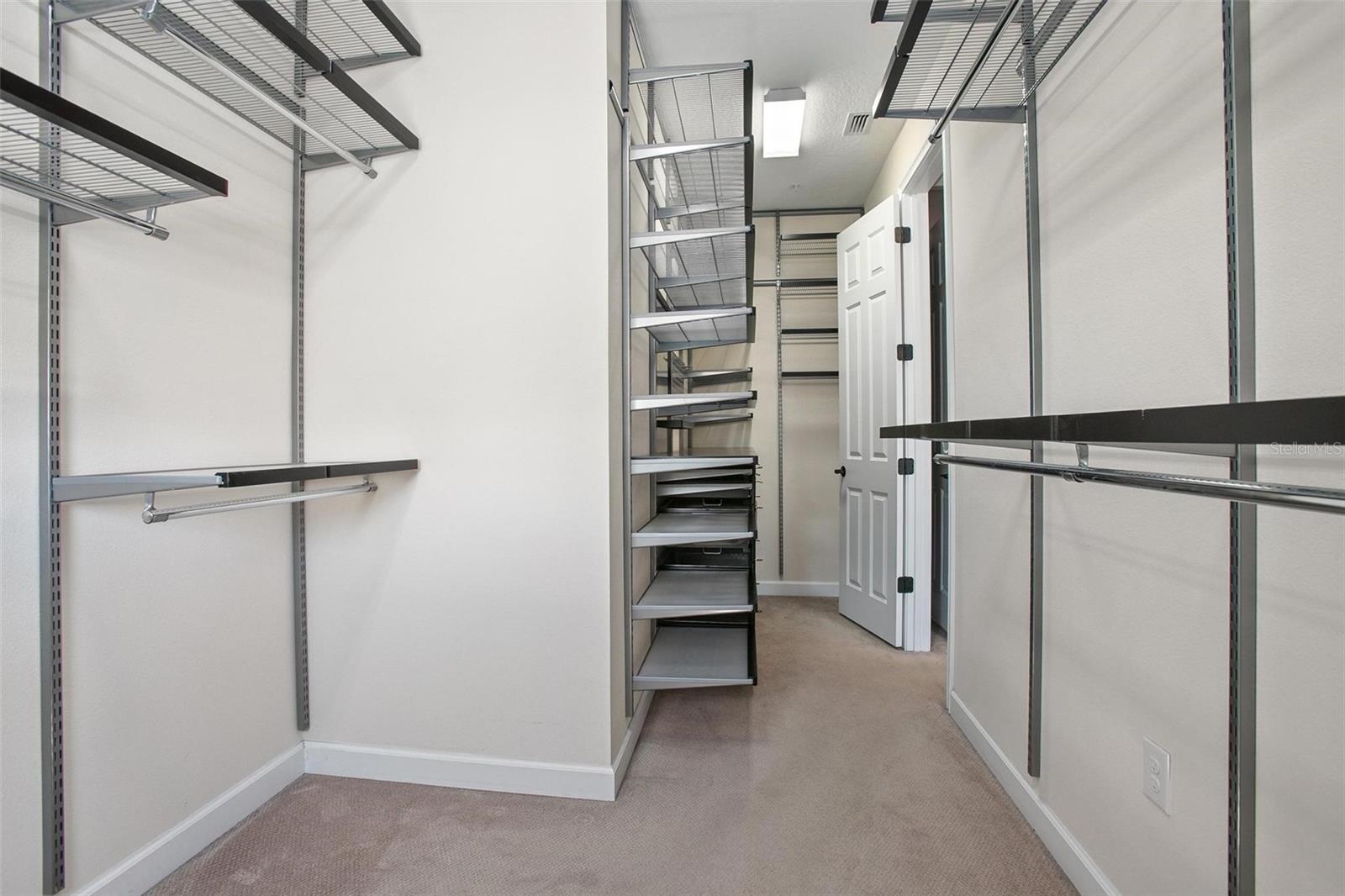 GRANDE OAKS AT HEATHROW - Residential