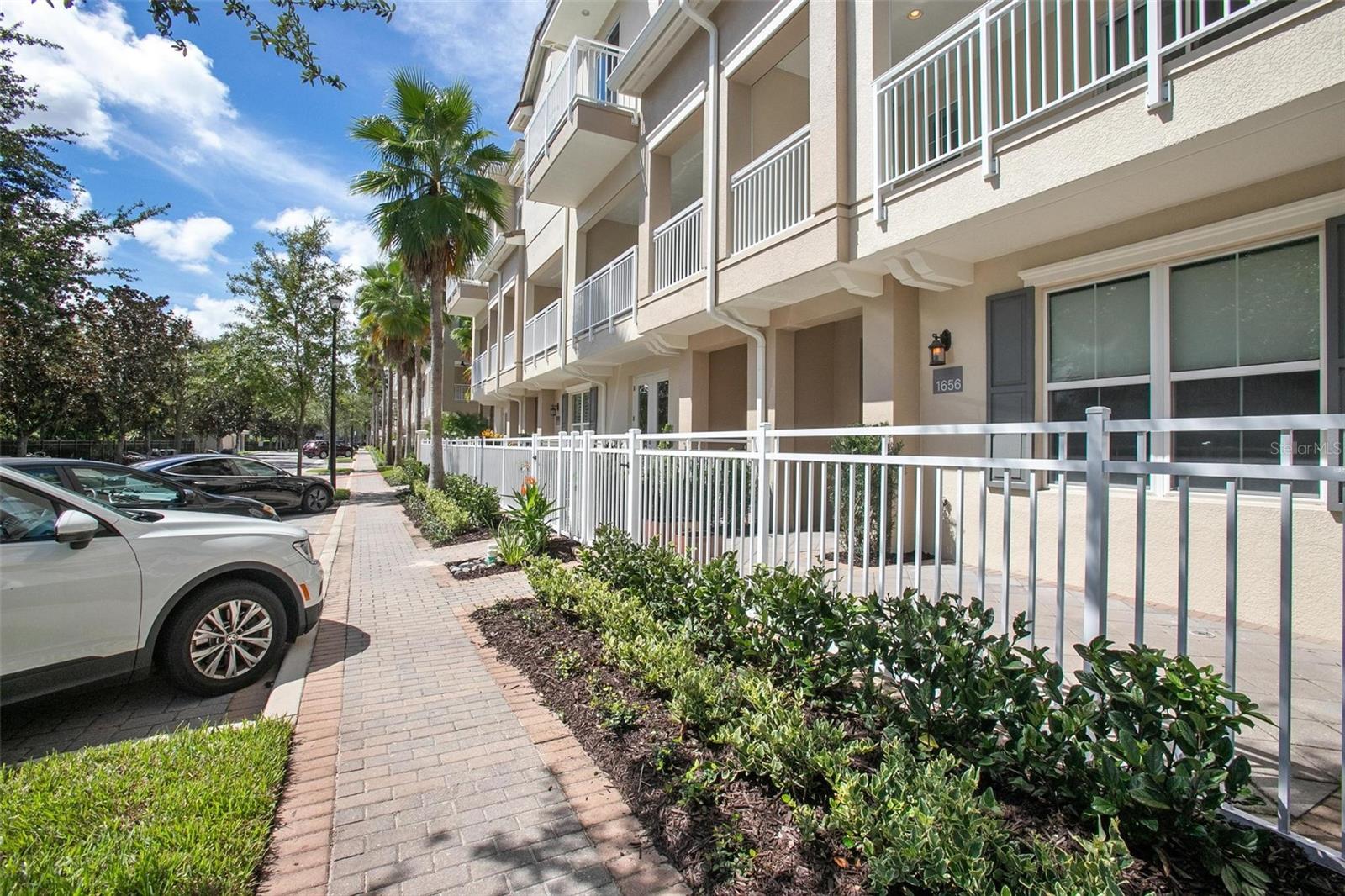 GRANDE OAKS AT HEATHROW - Residential