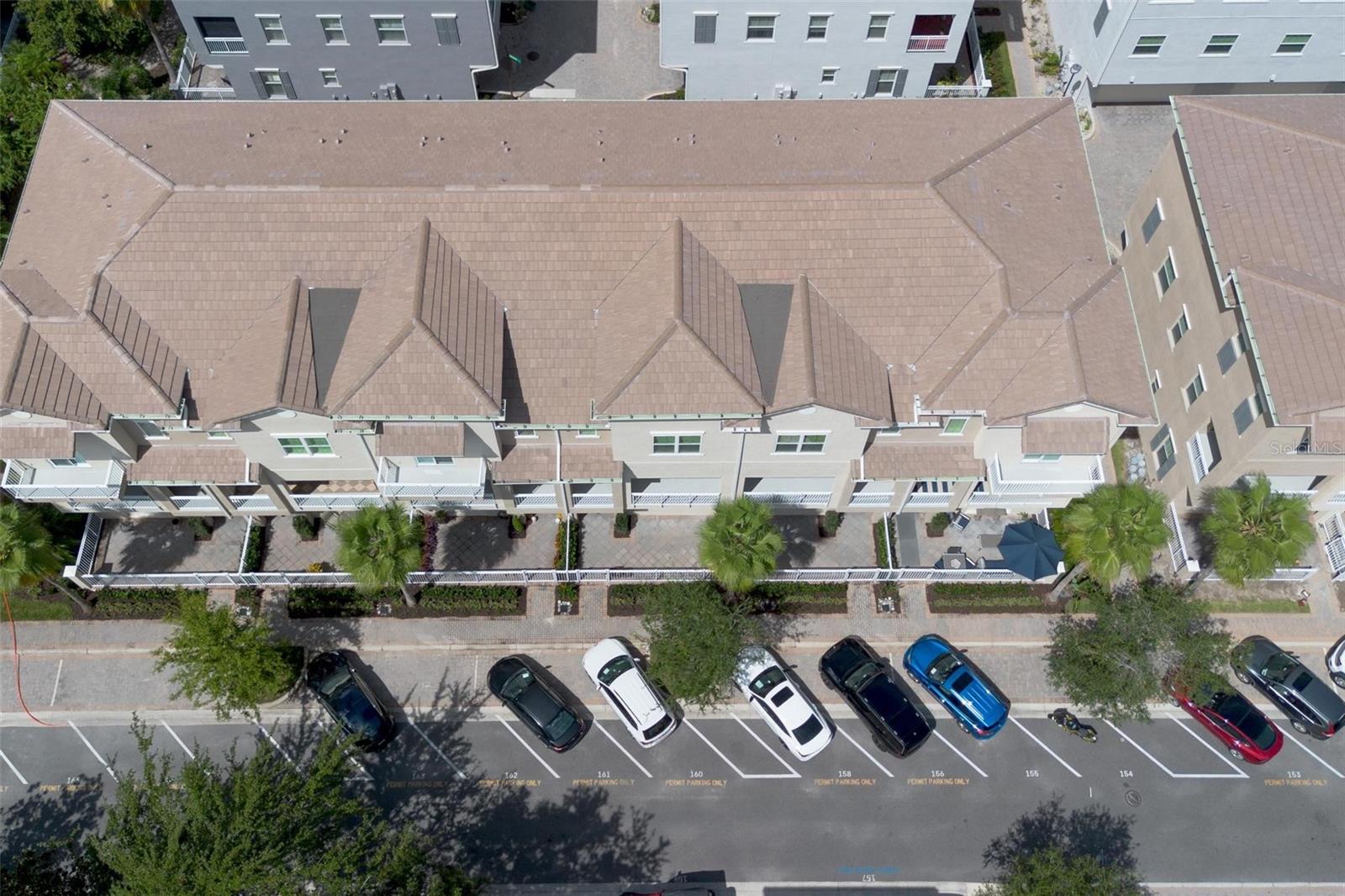 GRANDE OAKS AT HEATHROW - Residential