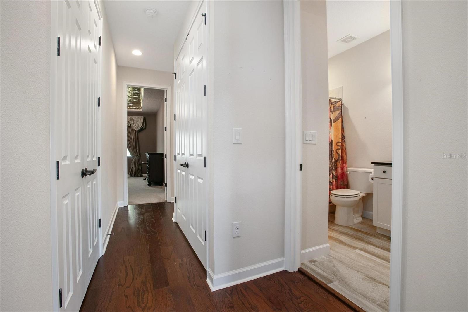 GRANDE OAKS AT HEATHROW - Residential