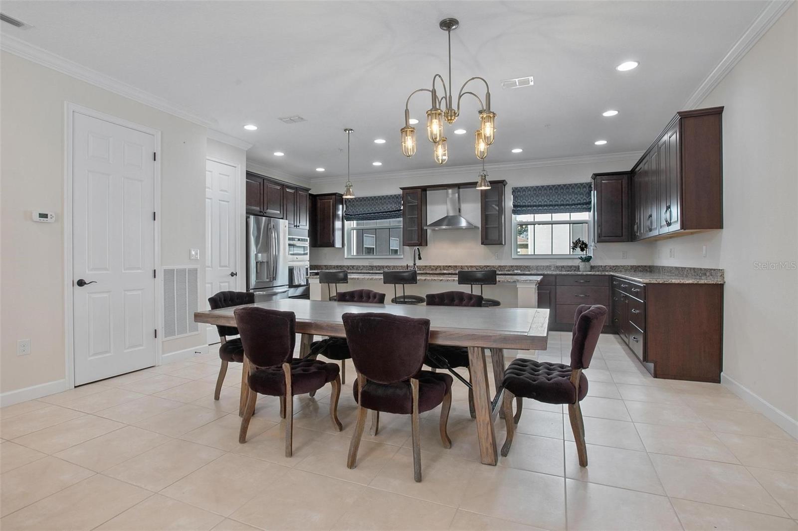 GRANDE OAKS AT HEATHROW - Residential