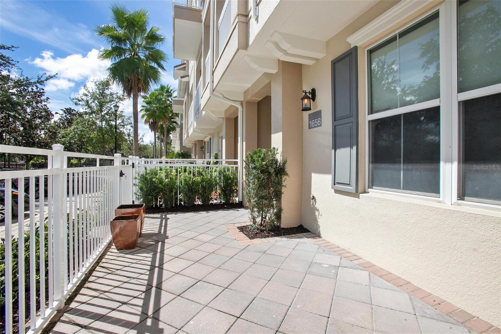 GRANDE OAKS AT HEATHROW - Residential