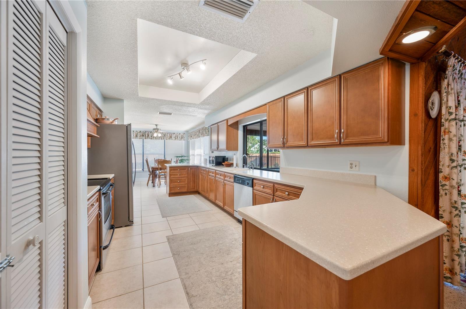 CYPRESS POINT - Residential