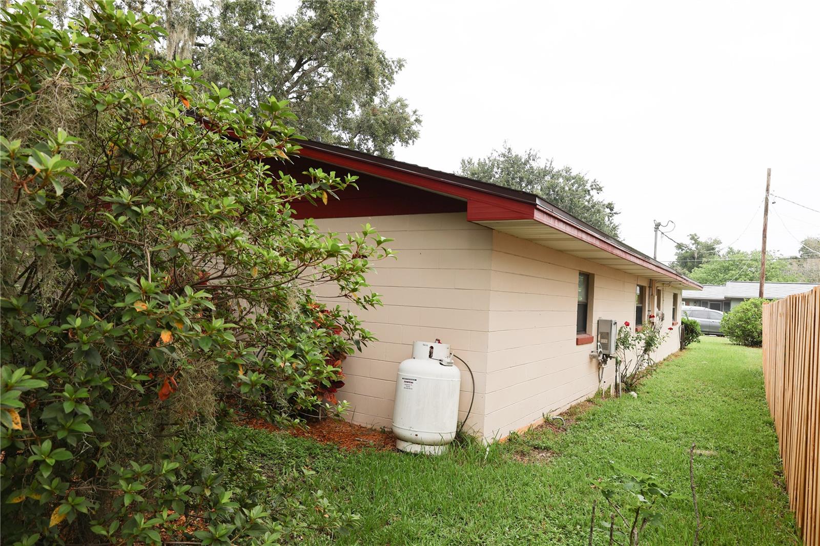 111 DEEN BOULEVARD