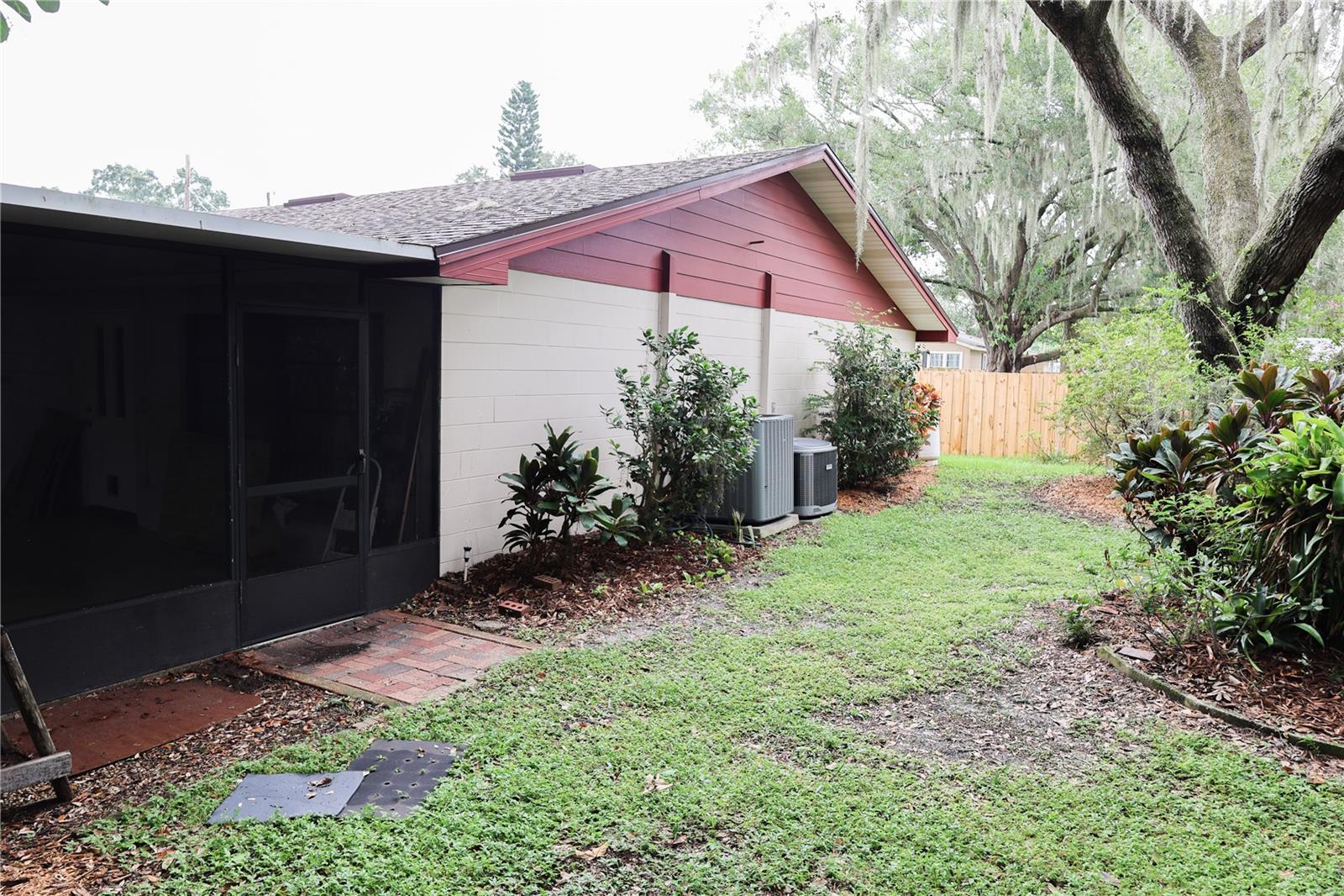 111 DEEN BOULEVARD