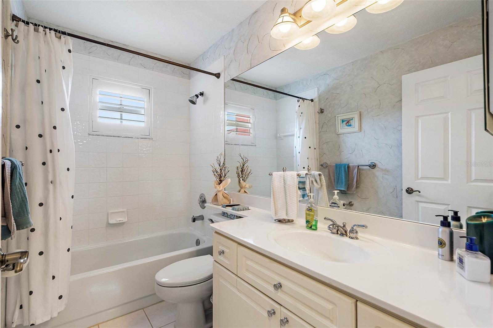 COLLEGE LANDINGS REP - Residential