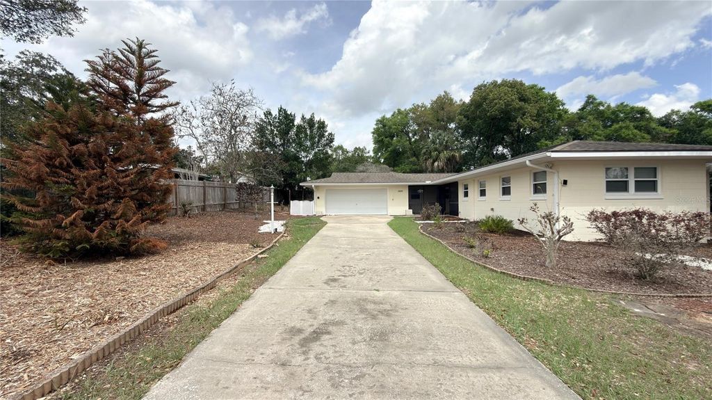 Photo of 1603 Lake Nettie Court, Eustis, FL 32726 (MLS # O6394929)