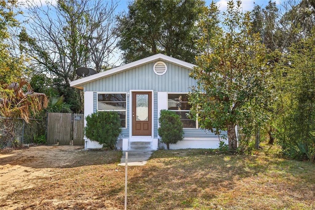 Photo of 1110 SW Fort King Street, Ocala, FL 34471 (MLS # O6376741)