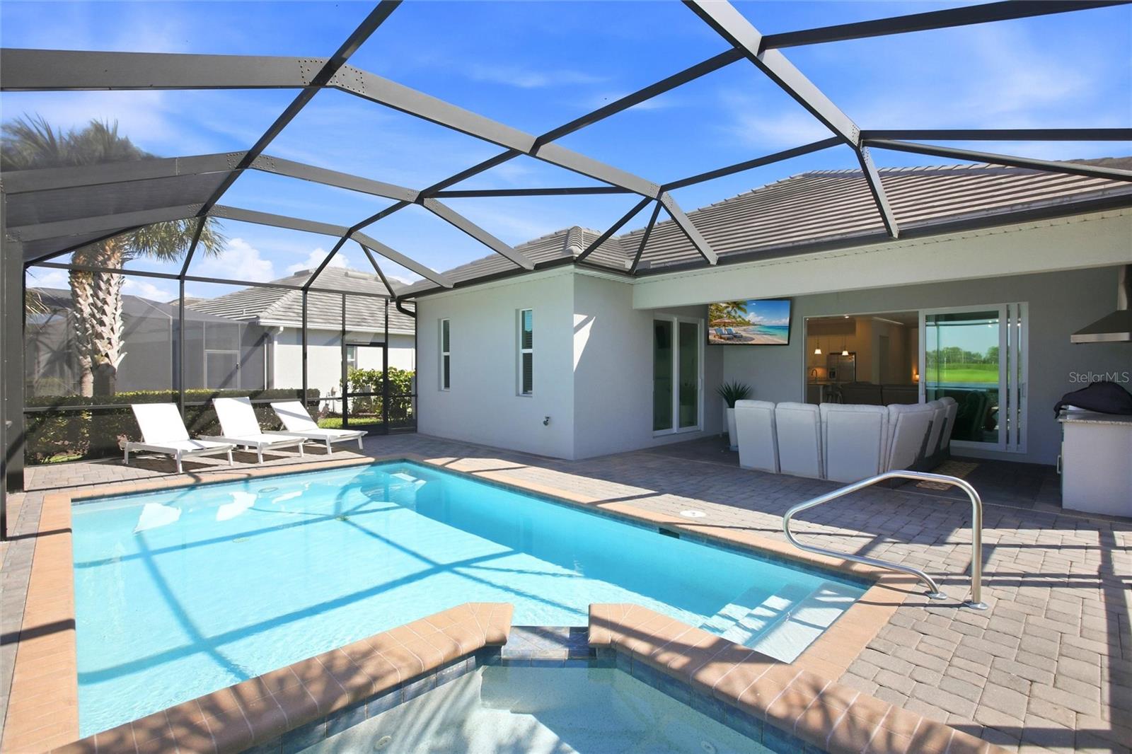 TERN BAY GOLF & CNTRY CLUB RESIDENCE - Residential