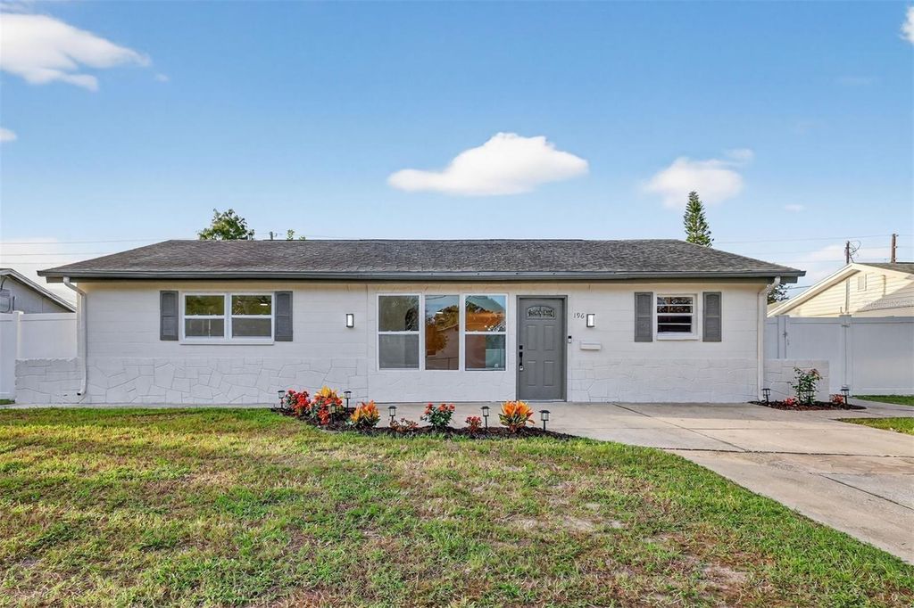 Photo of 196 74th Avenue NE, St Petersburg, FL 33702 (MLS # O6349530)