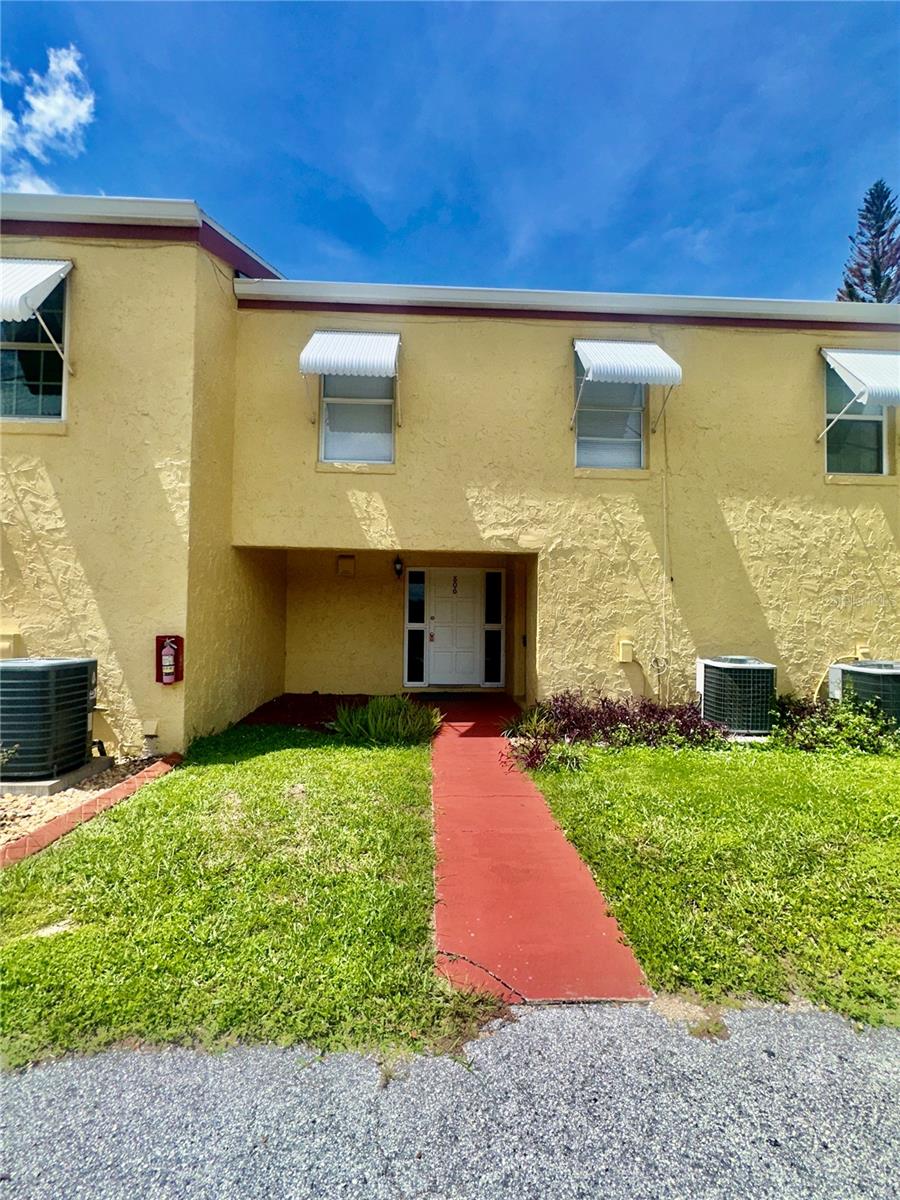 Photo of 5850 Cypress Gardens Boulevard #806, Winter Haven, FL 33884 (MLS # L4965032)