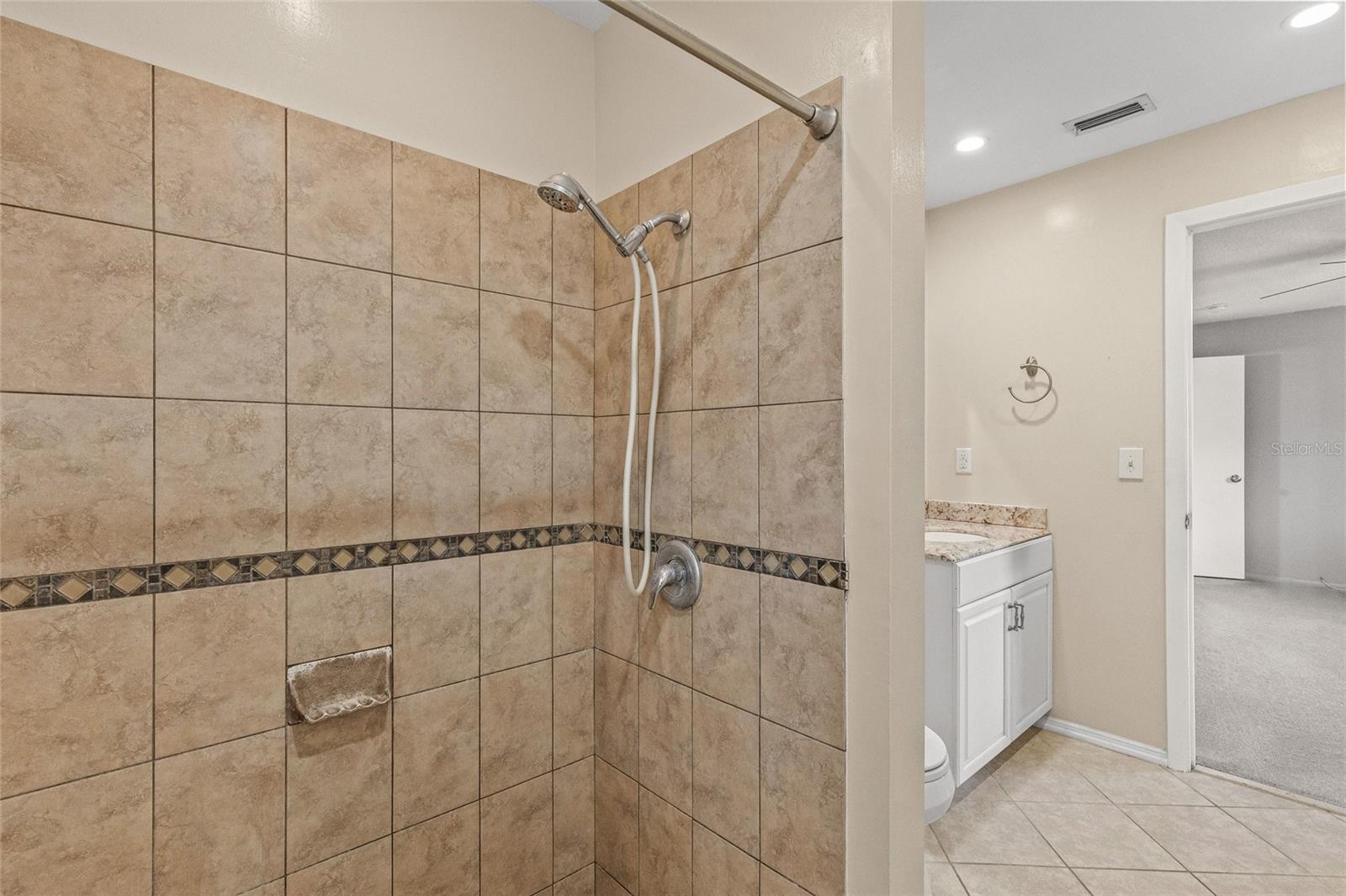 RUSTIC OAKS - Residential